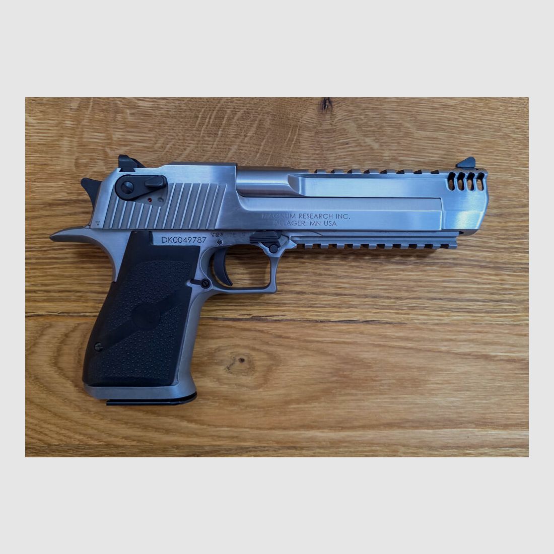 Magnum Research Inc. Desert Eagle