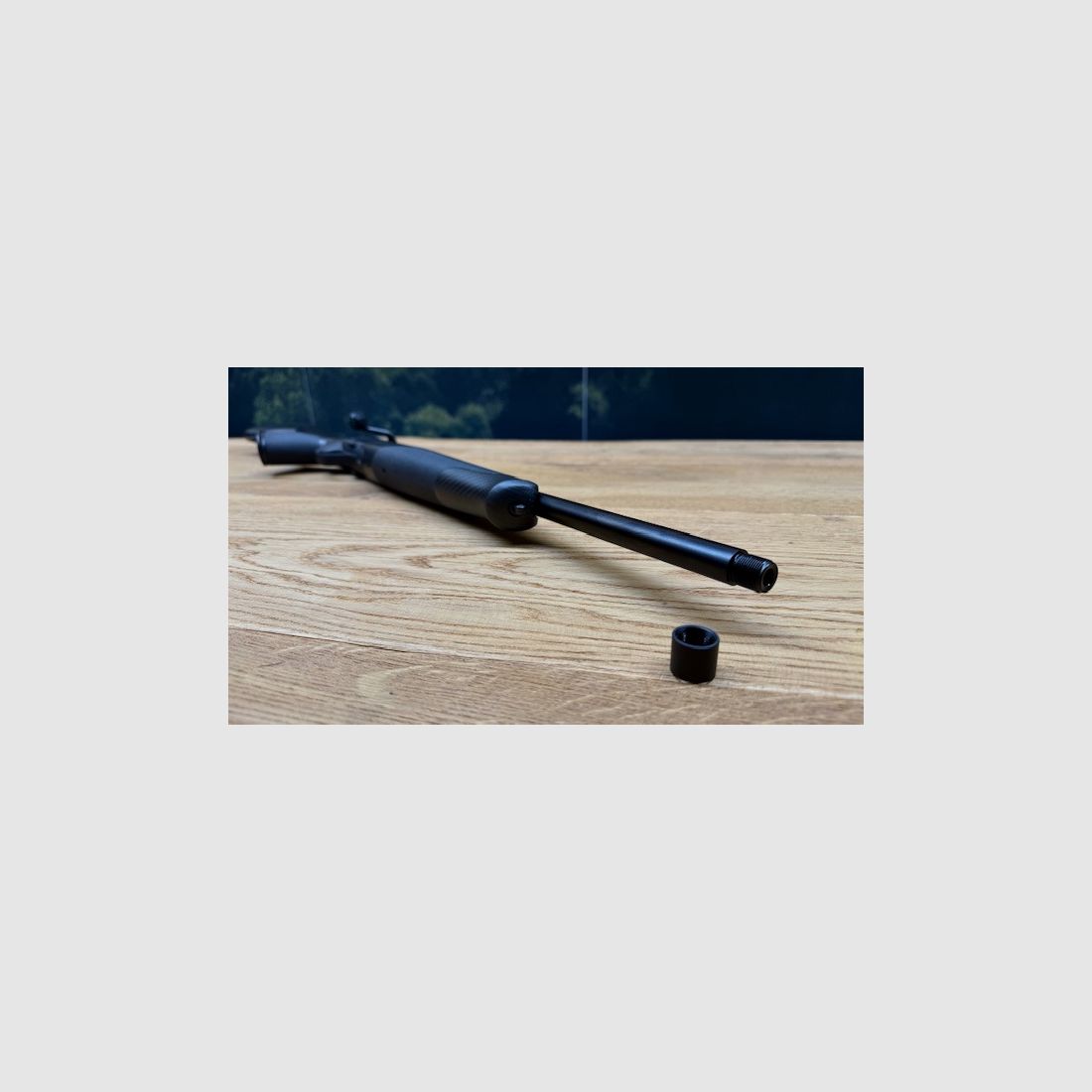 Blaser R8 Carbon / Elastomer / Atzl-Abzug / gekürzter Lauf / Mündungsgewinde / Logo schwarz glänzend / Vorderschaftabschluss carboniert