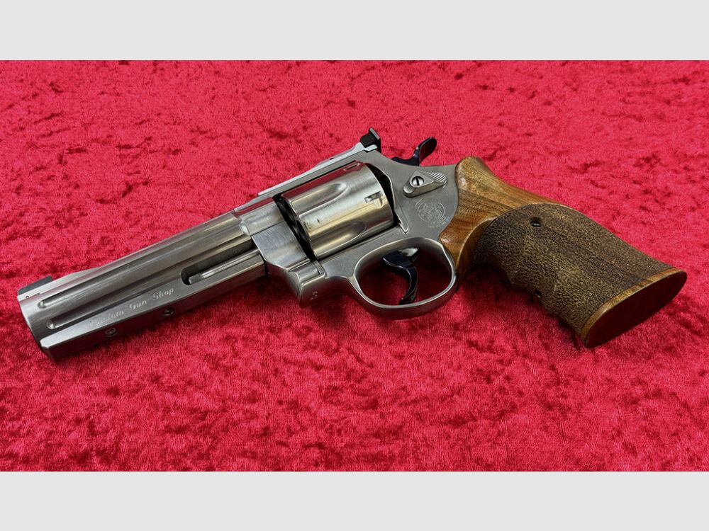 Smith & Wesson 629-5 Custom-Gun-Shop
