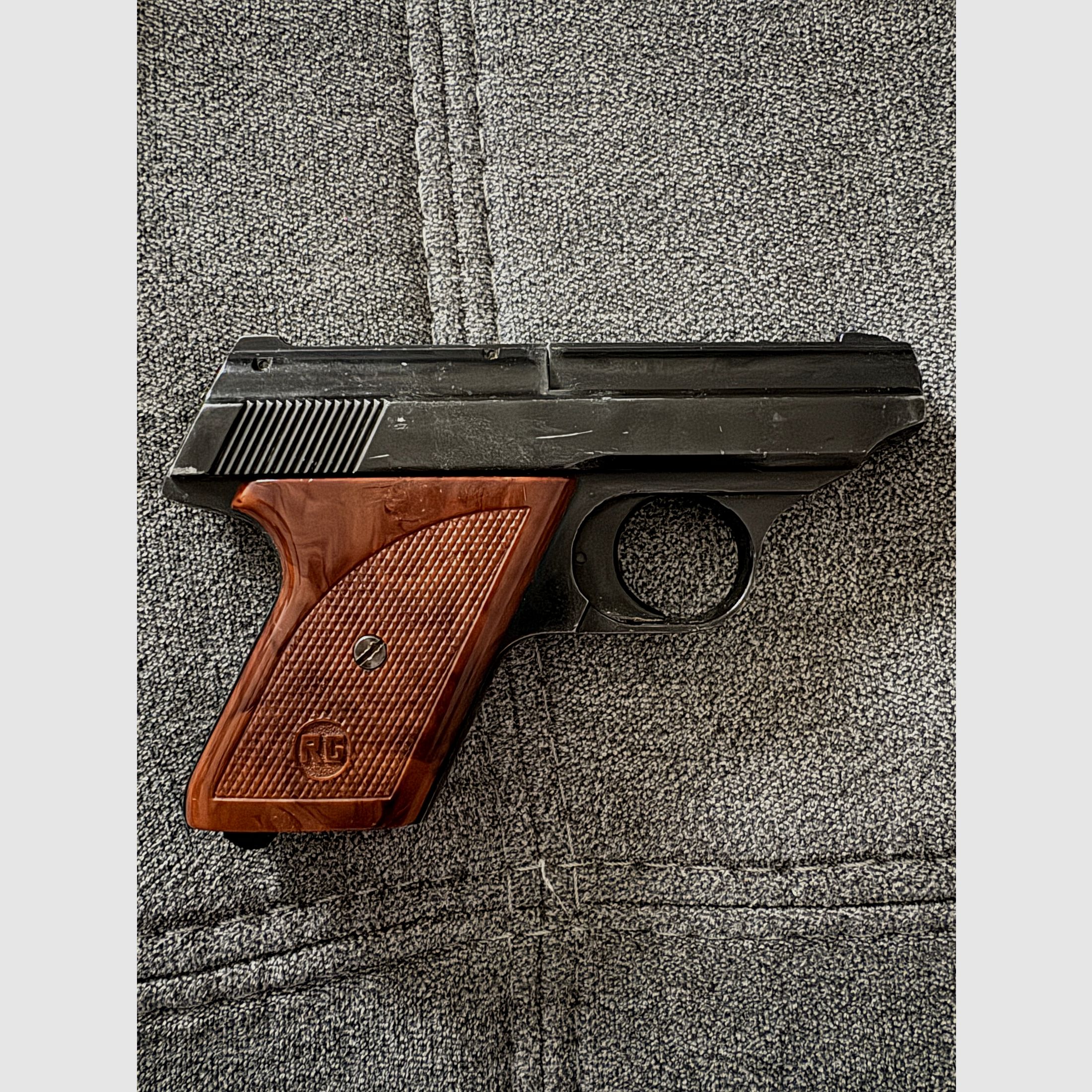 Pistola a salve Röhm RG 8 (8mm Platz, PTB 154) – molto usata con manuale e magazine
