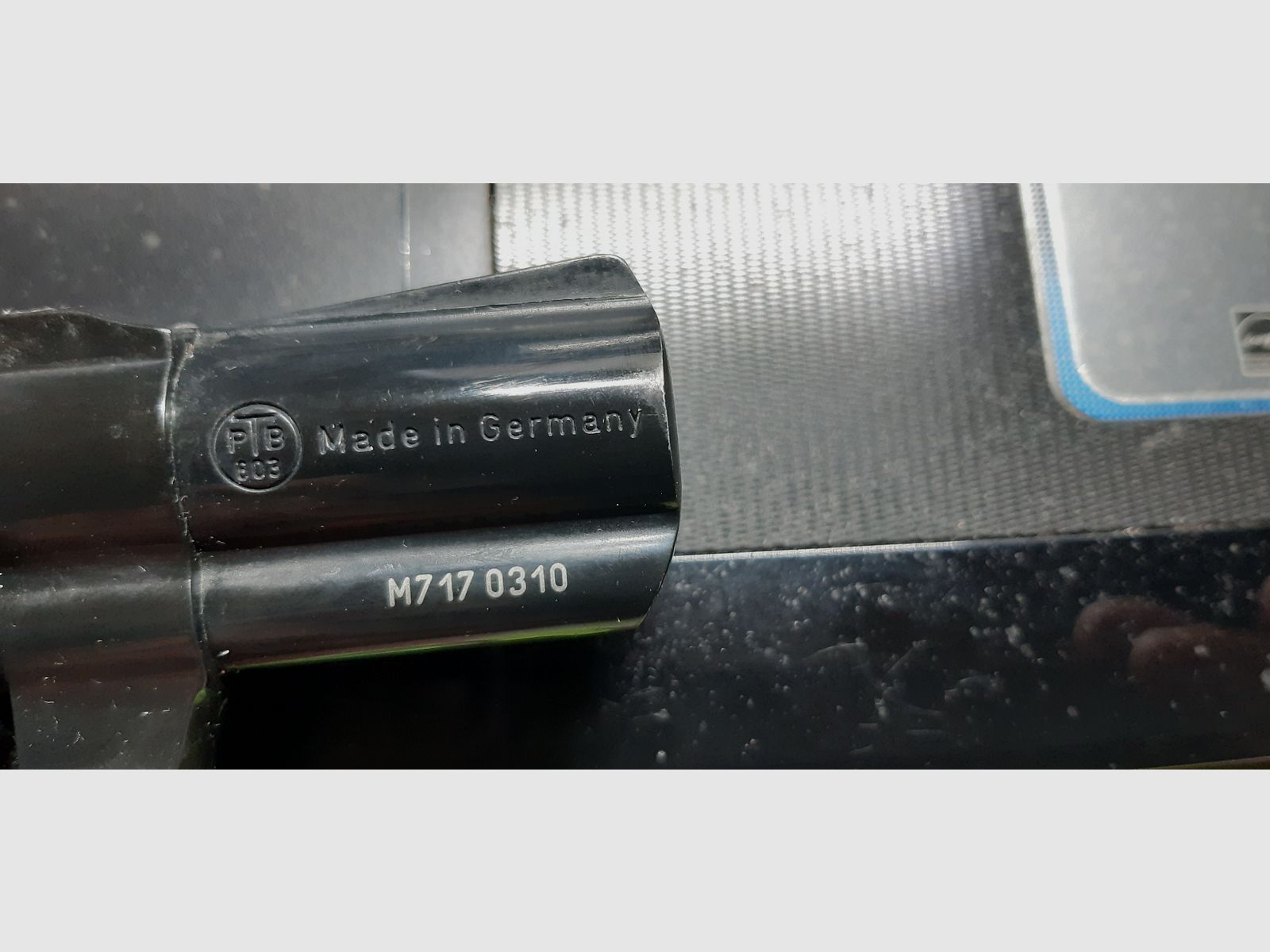 Een zeer mooie 2" schreckschuss revolver van ,,Colt,, kal..380,/9mm