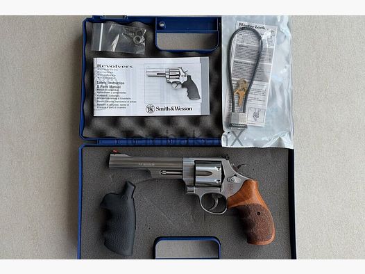 Smith & Wesson 629-6 mit Koffer .44RemMag