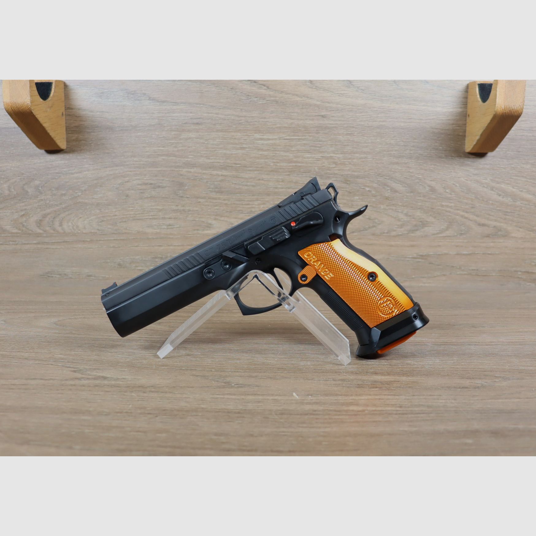 CZ75 Tactical Sport, Orange, Bild 2 von 3