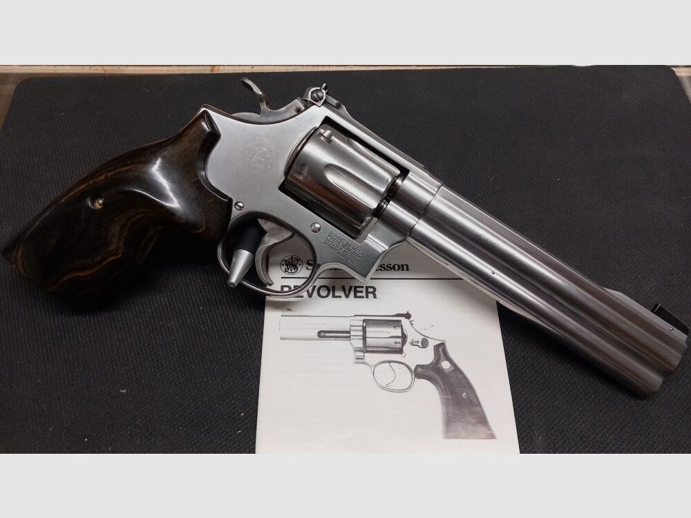 Smith & Wesson 686 Target Chapion