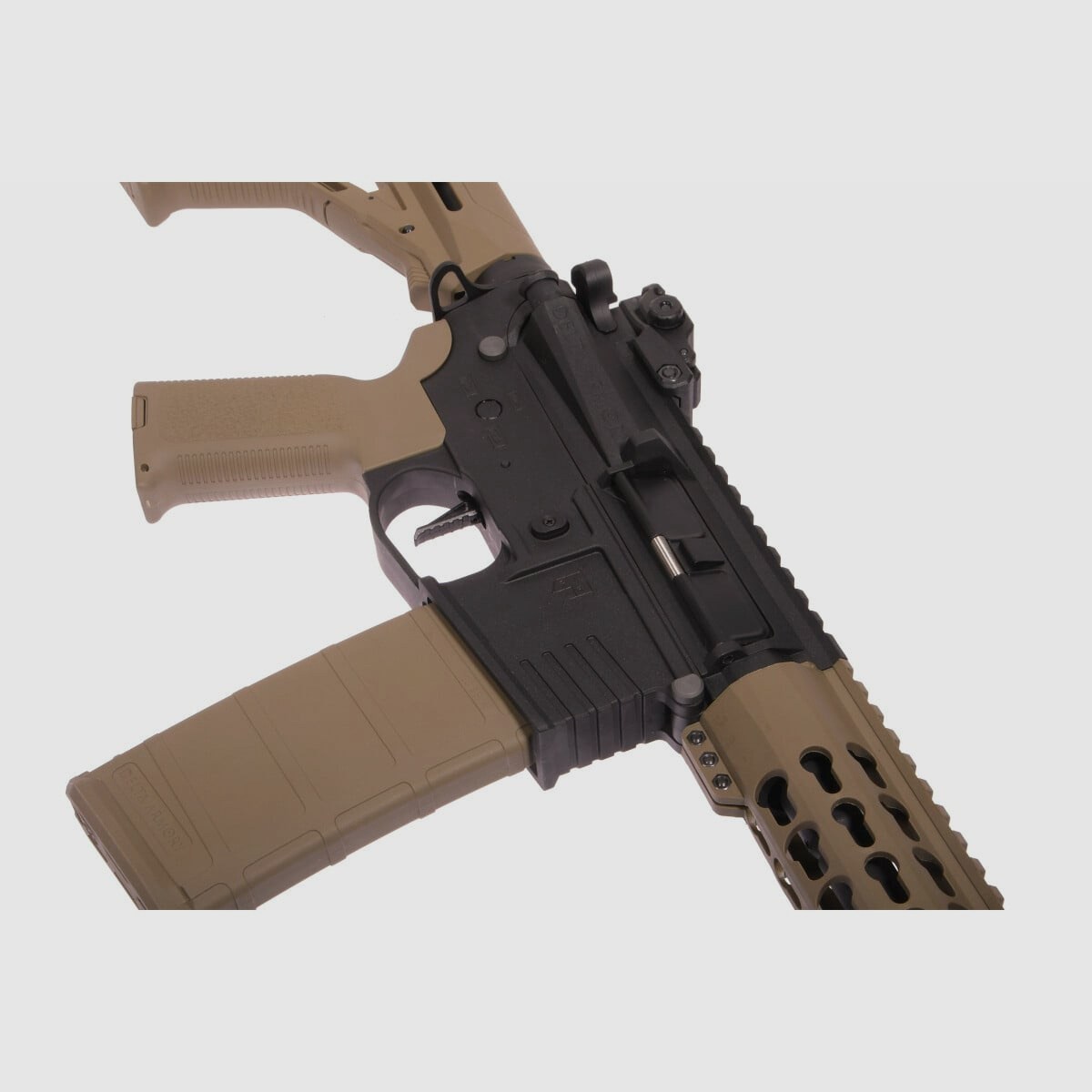 AR15 KeyMod 10 pulgadas PREDATOR CHARLIE EAGLE ETU Tan/Negro S-AEG Rifle Airsoft Libre a partir de 18 años | Delta Armory