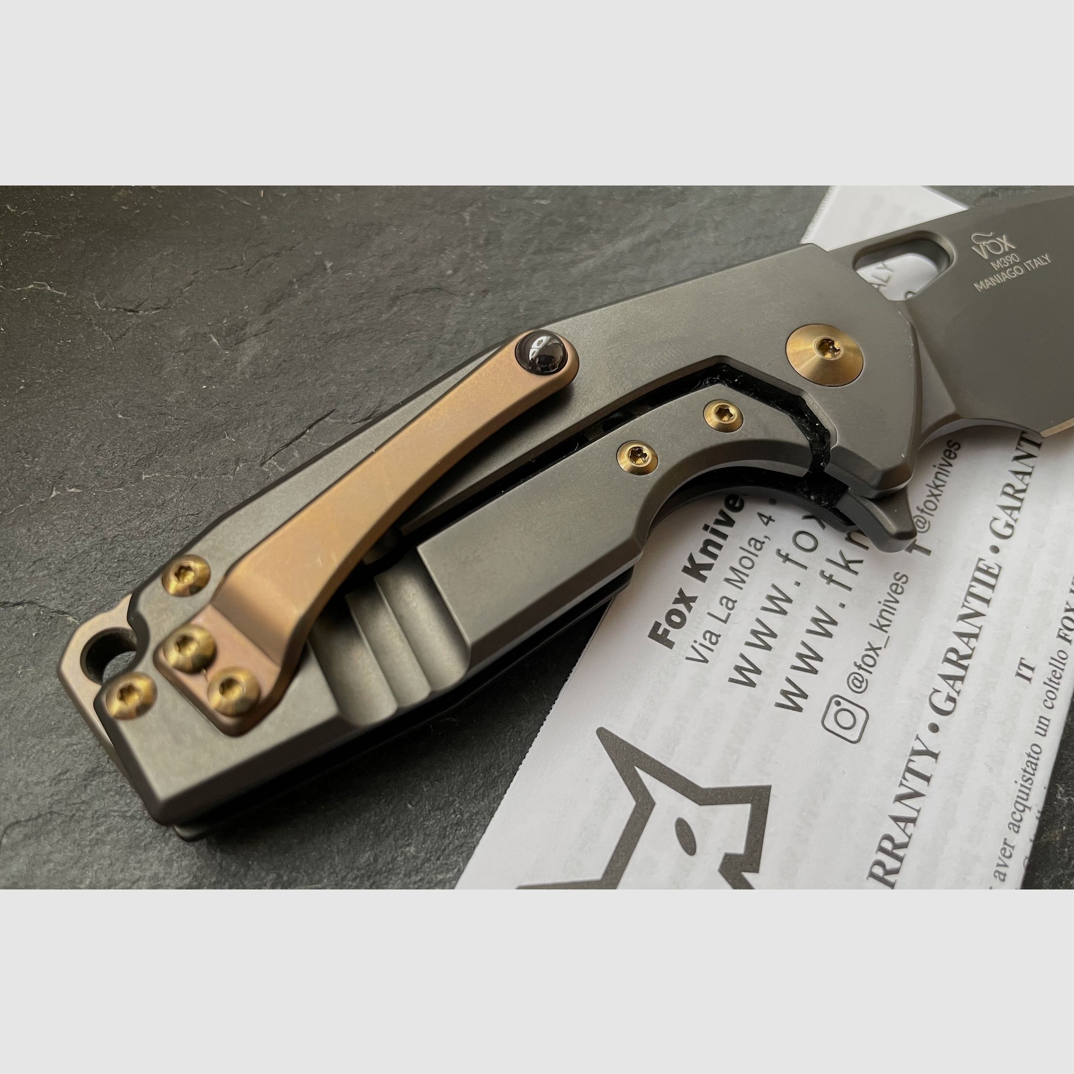 Fox Knives Suru FX-526 TI BB Black PVD Voxnaes M390 Titan Folder
