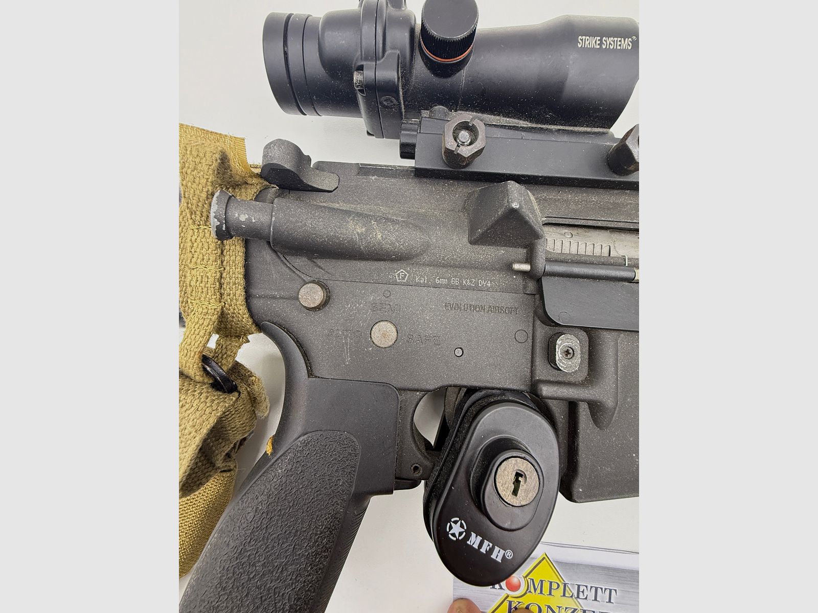 Evolution Airsoft M4 S-AEG US Marine Style met functionele M203 granaatwerper – incl. 2× 40 mm granaten