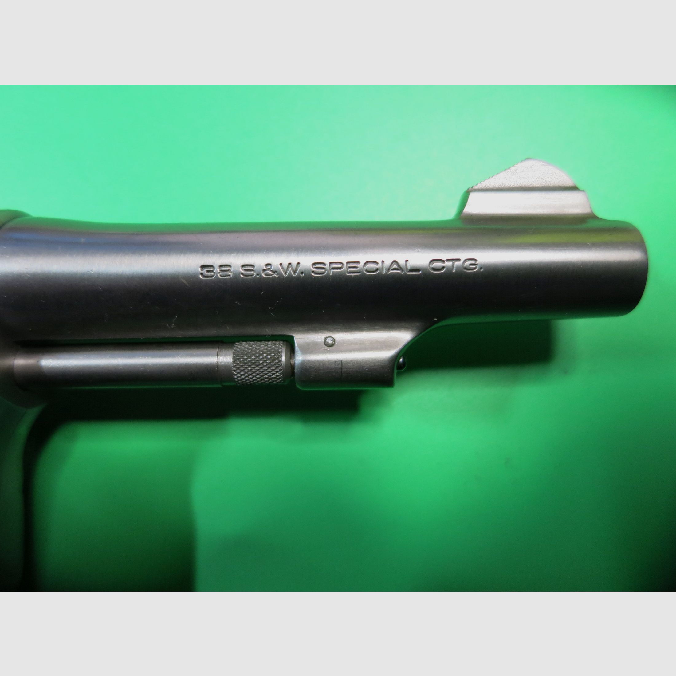 Smith & Wesson Mod. 10-5 (like Victory), .38 Special, 4" barrel, stainless steel, classic catch shot #82