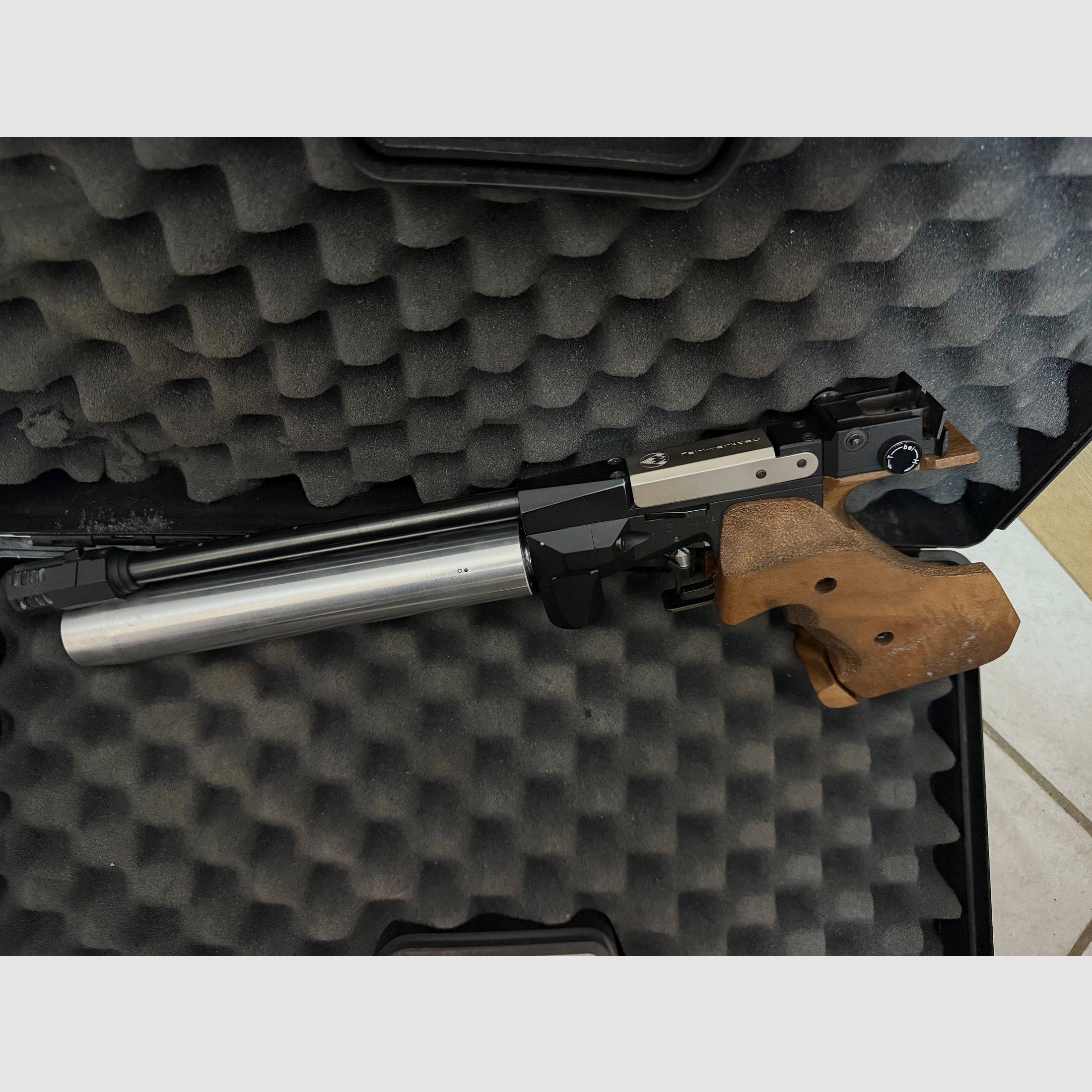 Feinwerkbau P30 mit sehr viel Zubehör 