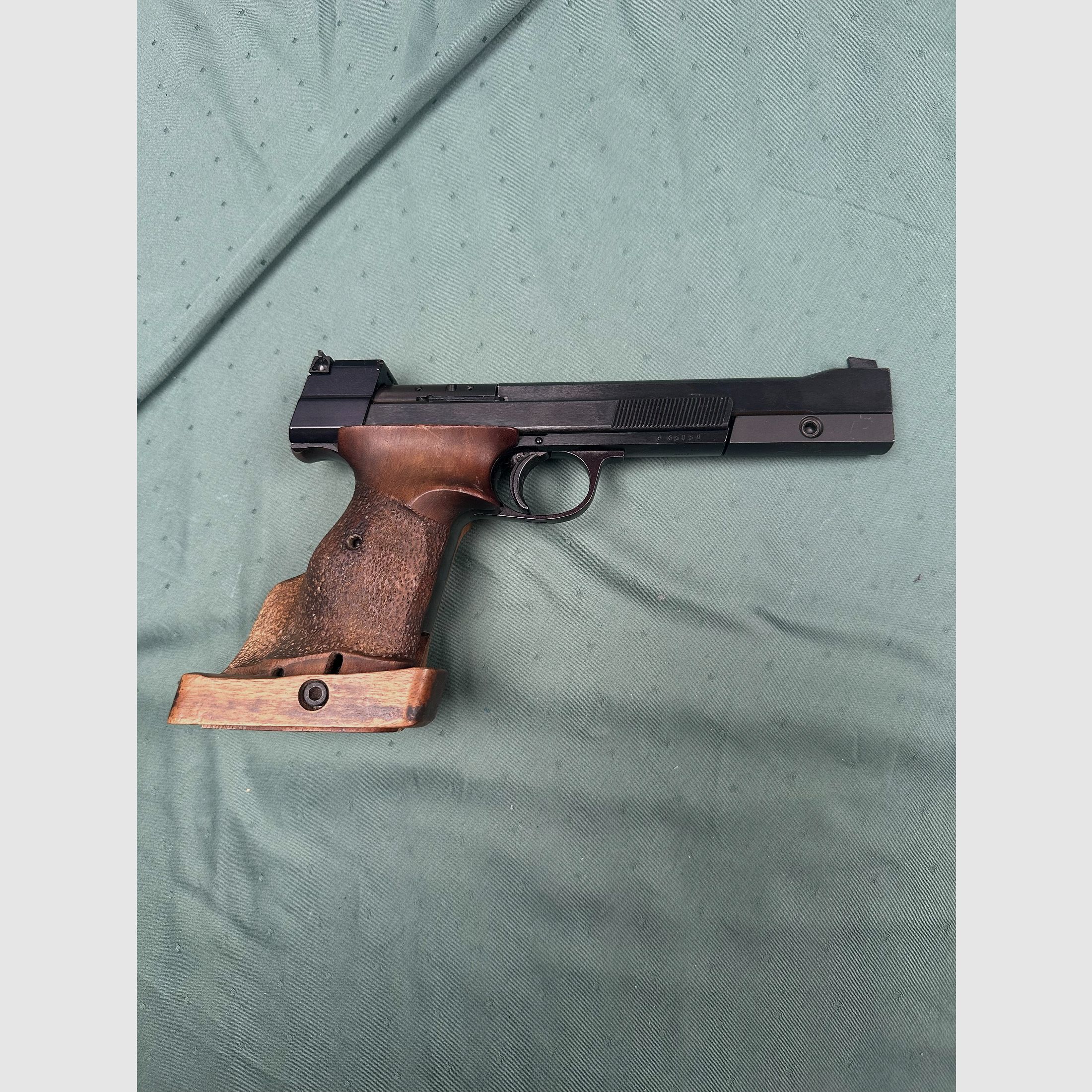 Hämmerli 215, calibre 22lr. avec 2 poids et 3 magazines, image 5 sur 6