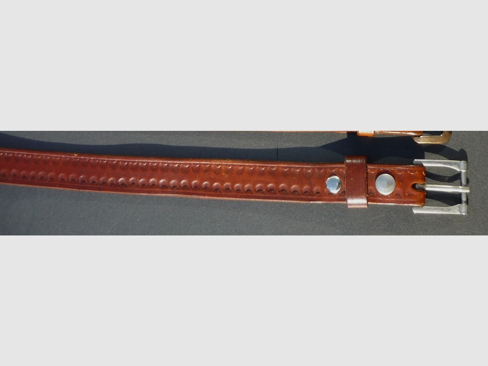 HKDesign Art. No. 010 Belt - 30 mm wide with edge strike pattern, total length 111 cm, with monogram EK therefore = 2nd choice, image 1 of 5