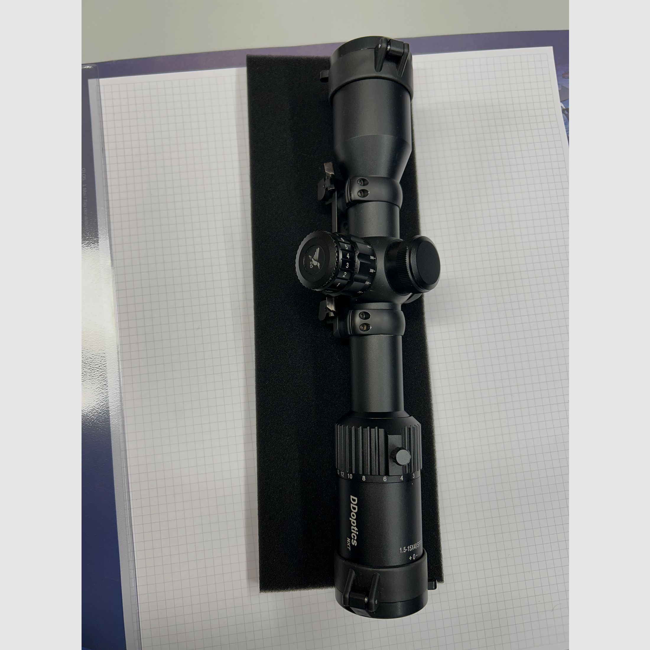 DDoptics Zielfernrohr | V10 1,5-15x40 NXT | MRAD | A4D mit Blaser Sattelmontage