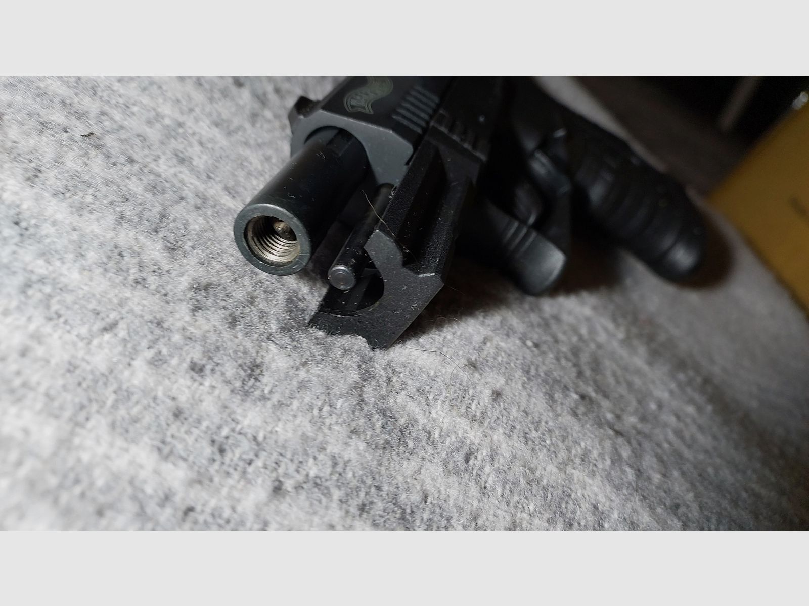 Walther P22 (P 22 Classic) pistola de fogueo 9mm P.A.K. (PTB 778) con 2 cargadores