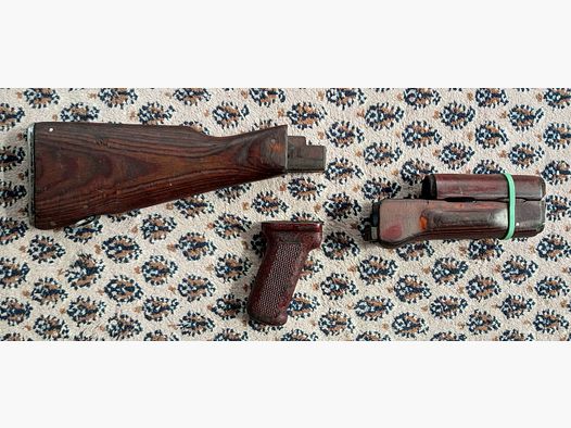 Komplettes Holz Laminat Festschaft Set inkl. Bakelit Griff, Schaft und Handschutz /  AKM und AK74