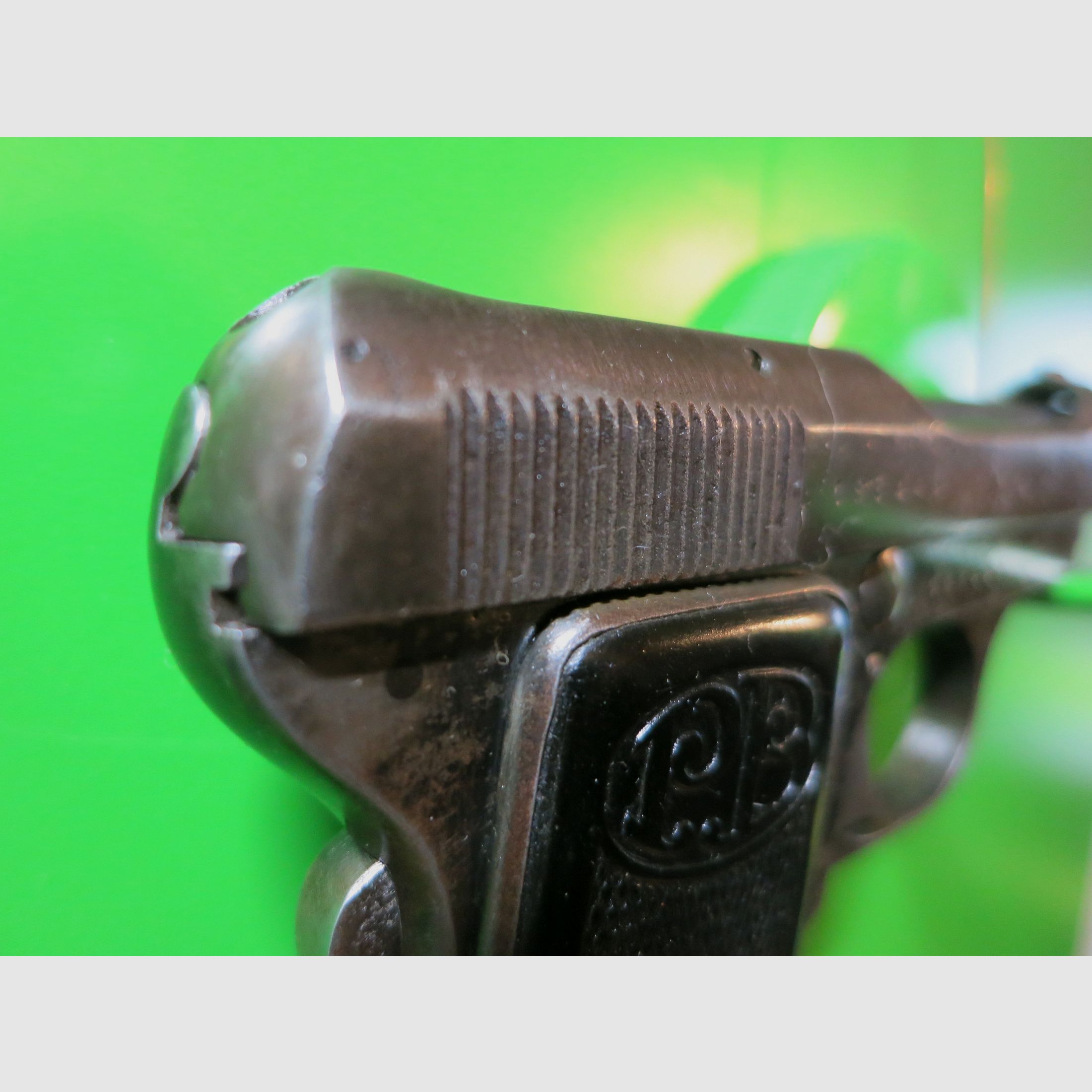 Pistola de bolsillo Beretta Mod. 1920 (418) Versión III; 6,35 mm Browning; J. Bond 007!        #38-