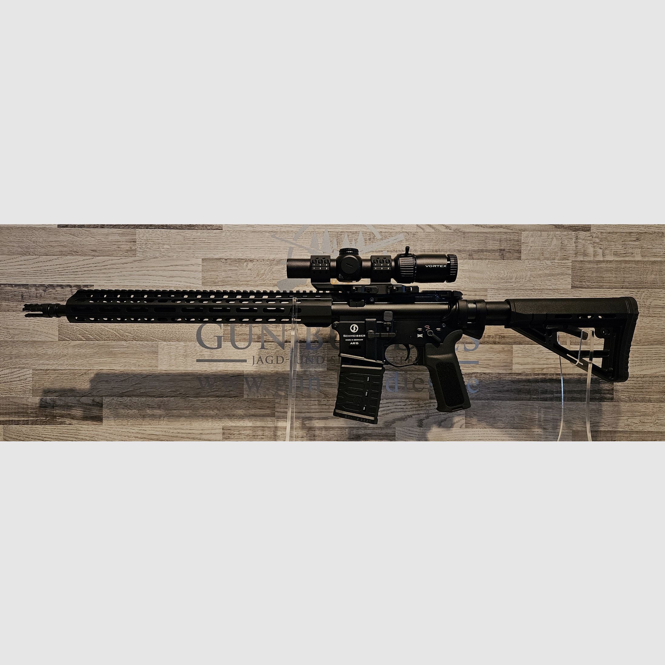 Schmeisser AR-15 M5FL Black 16.75" cal. .223Rem. with ZF Vortex Strike Eagle - New goods from the specialist trade