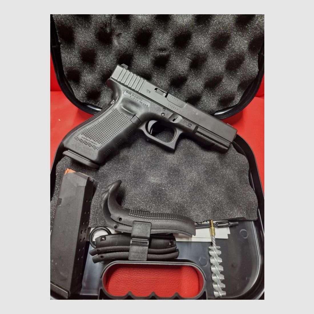 GLOCK 17 GEN. 4, 9X19mm (usato), immagine 2 di 2