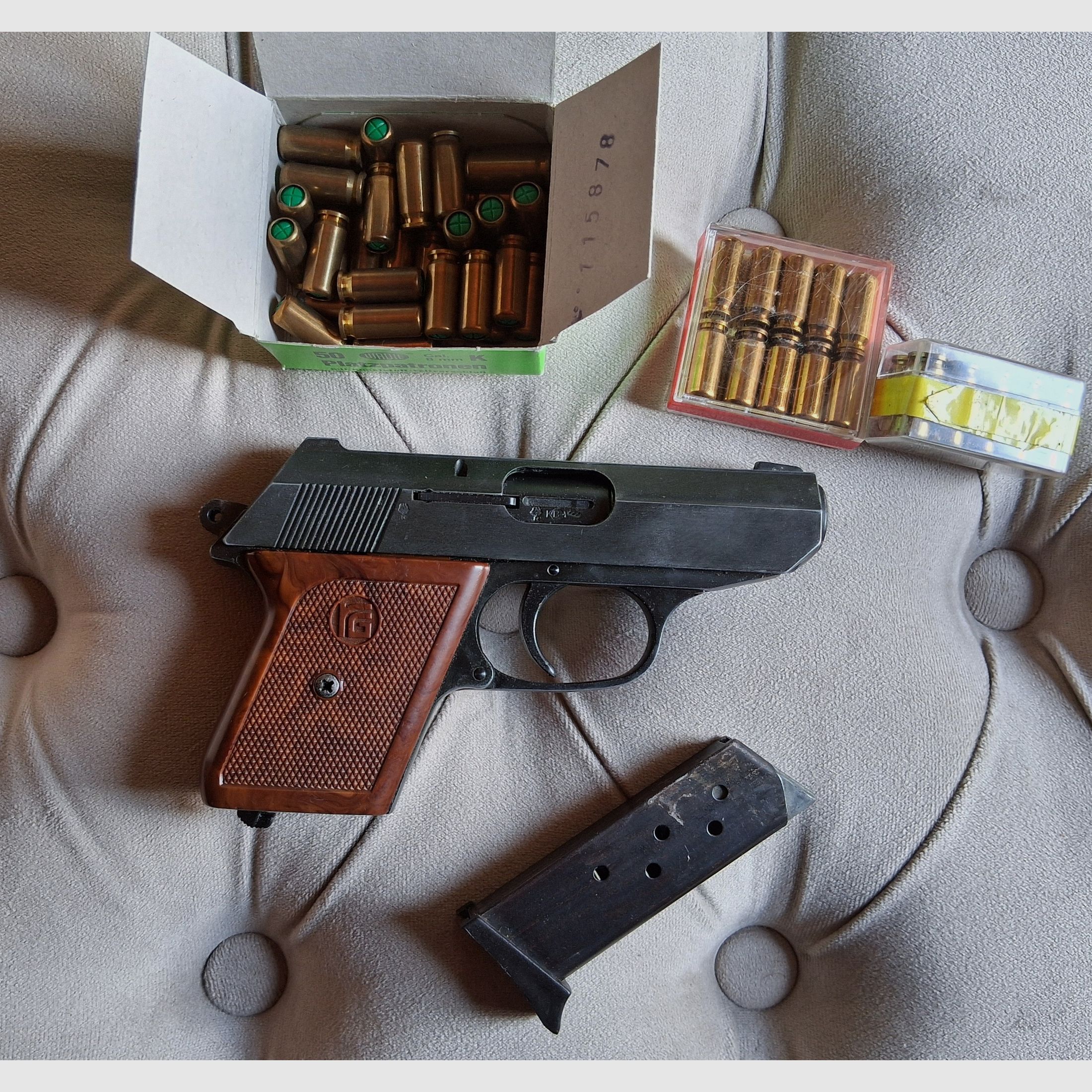 Rhöm RG9 pistol repeater 8mm blank / gas free from 18 years