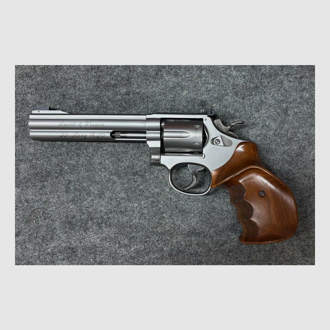 Smith & Wesson 617-1 .22lr