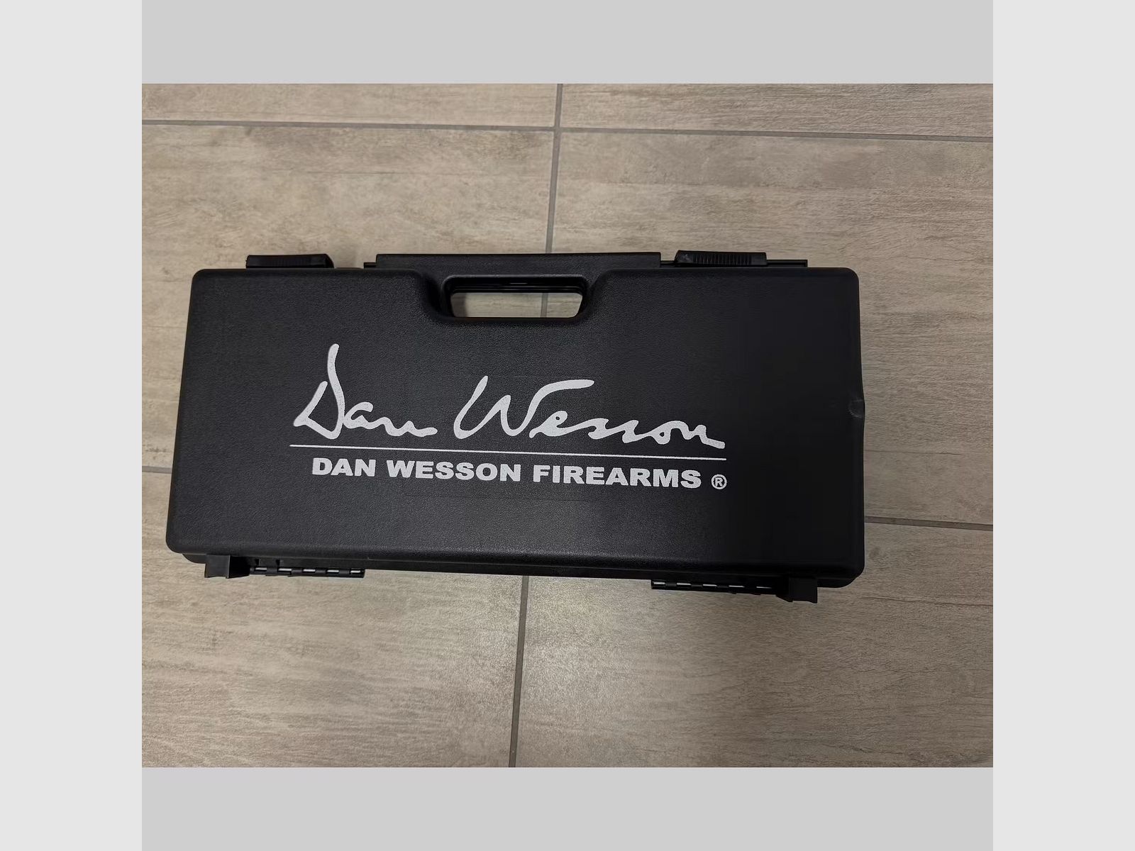 ASG Dan Wesson 8″ rewolwer CO₂ – 6 mm BB, czarny