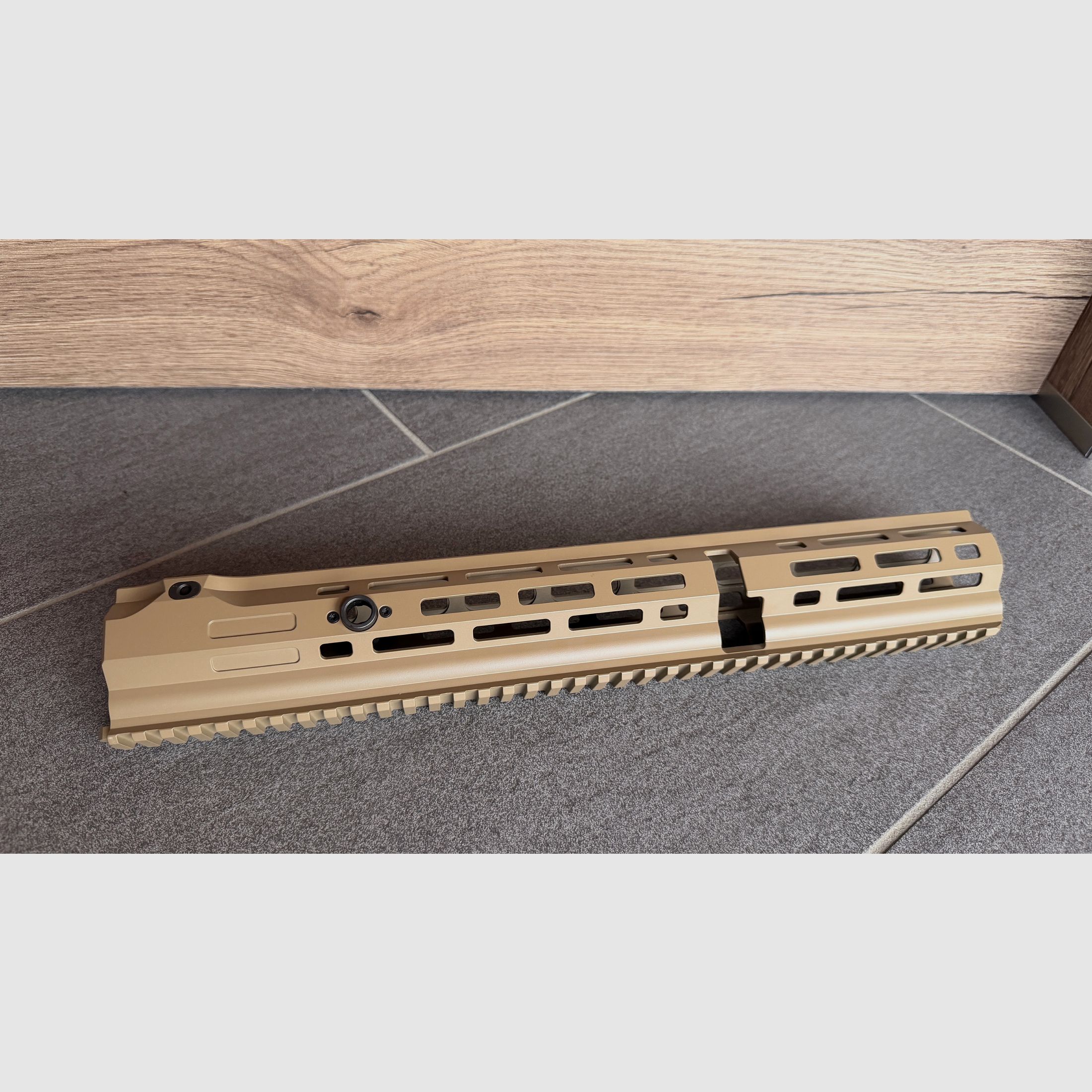 B&T M-LOK protezione per le mani per HK MR223 COYOTE TAN Cerakote lunga (per MR223 in 16,5")