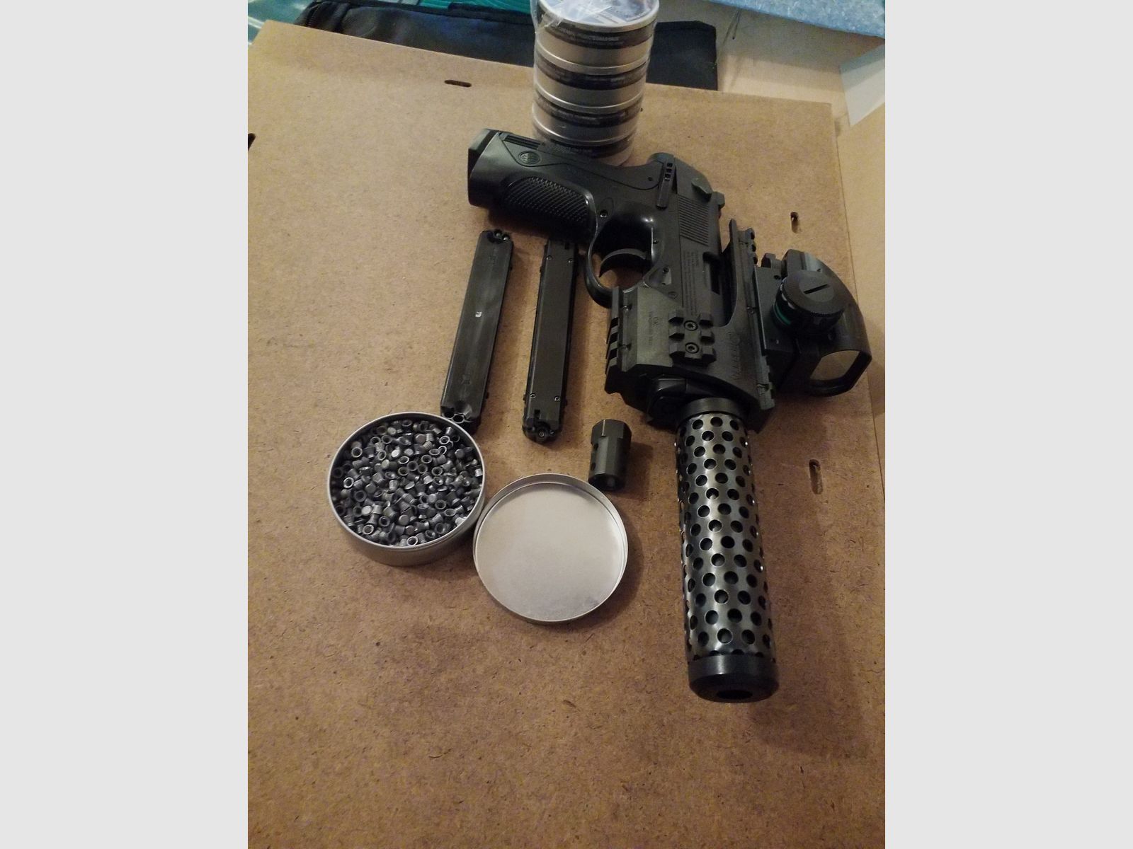 Vends Beretta PX 4 Storm 4,5mm CO2 140 m/s Diablo avec 2 chargeurs et munitions