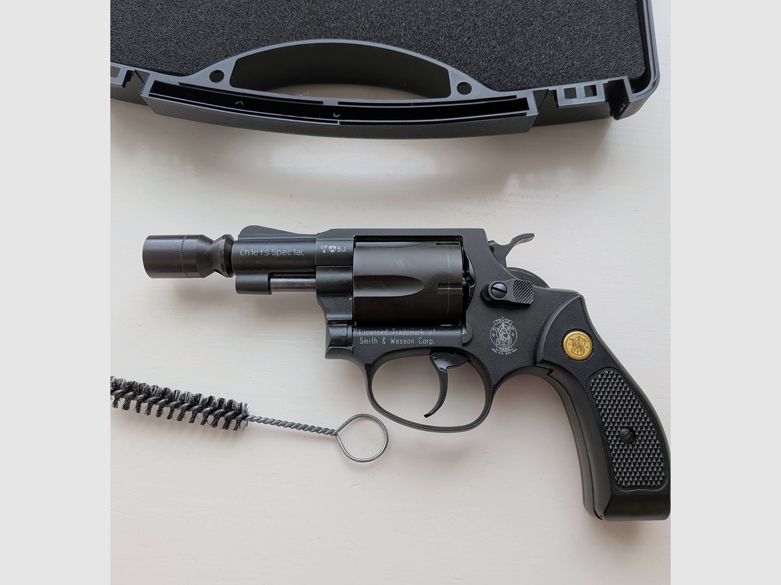 Smith & Wesson Chiefs Special revolver a salve calibro 9mm R.K., immagine 7 di 7