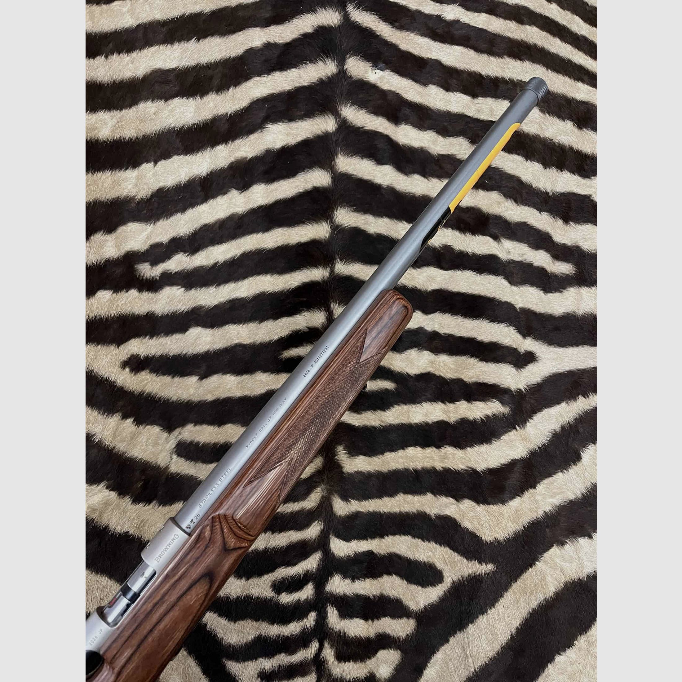 Geradezugrepetierer BROWNING T-Bolt Target Varmint braun laminiert Kal. 17HMR 49cm Gewinde –, Bild 4 von 11