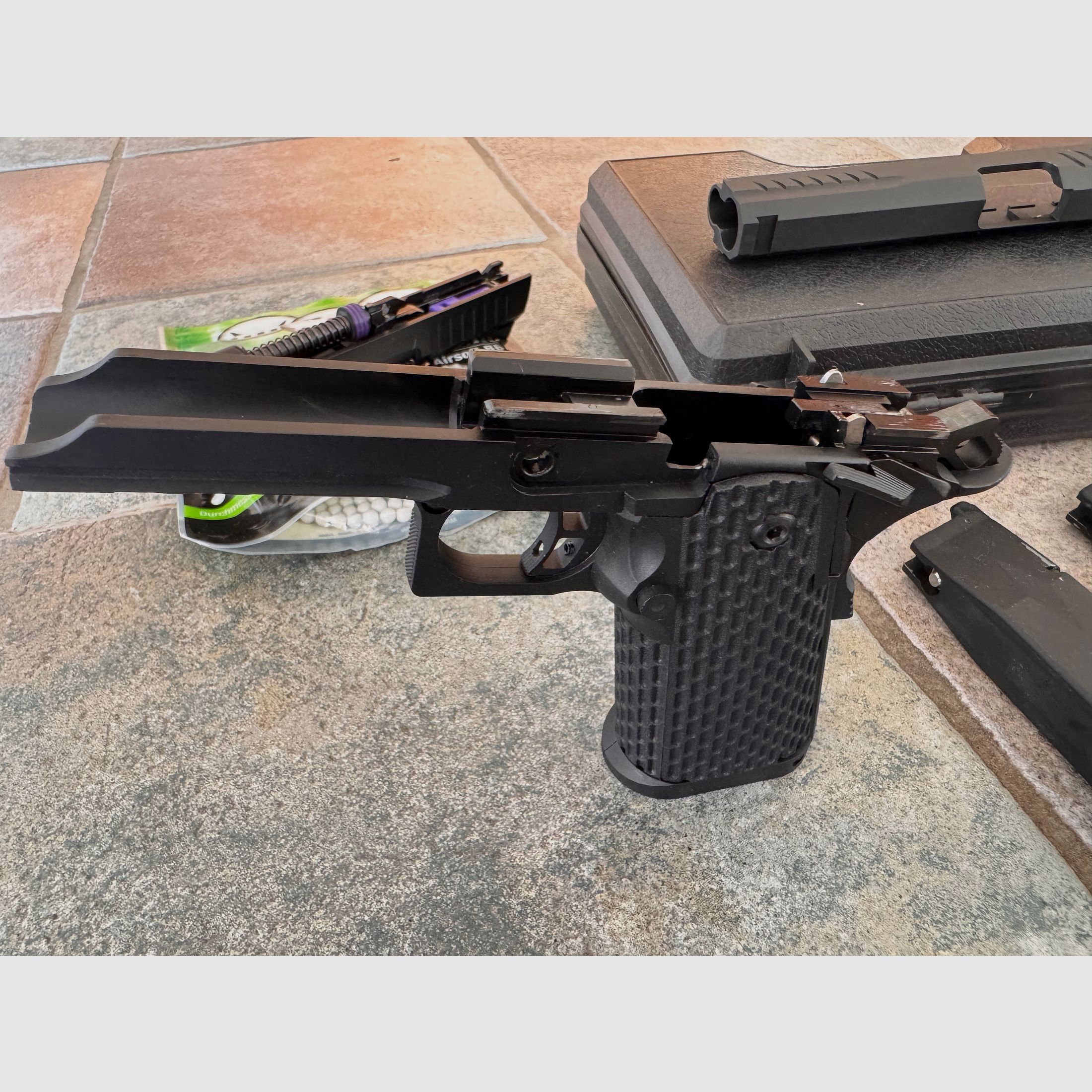 Novritsch SSP1 Softair Pistole mit Zubehör 