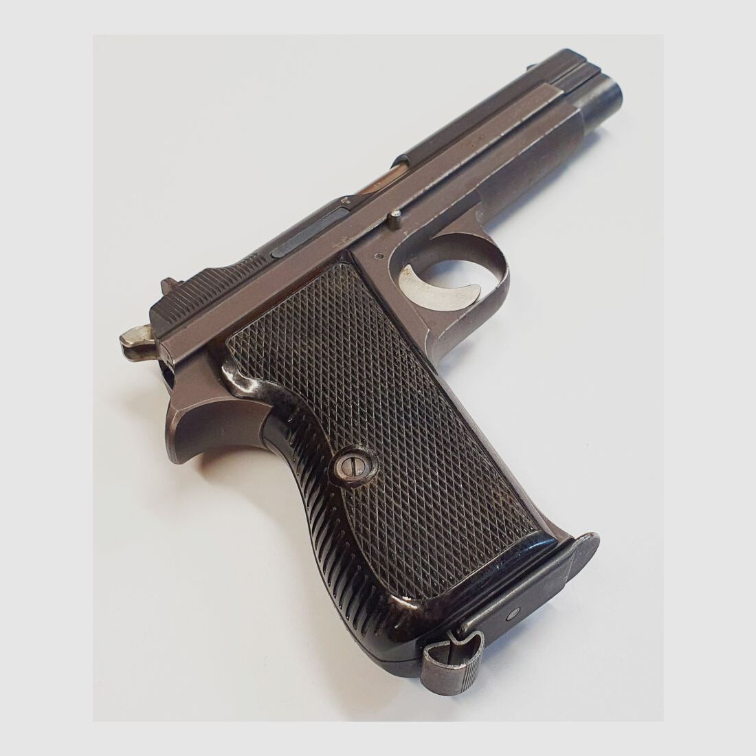 SIG Pistool SIG P210-2 in kaliber 9mm Luger (9x19) inclusief holster en reservemagazijn, GEMAAKT IN ZWITSERLAND