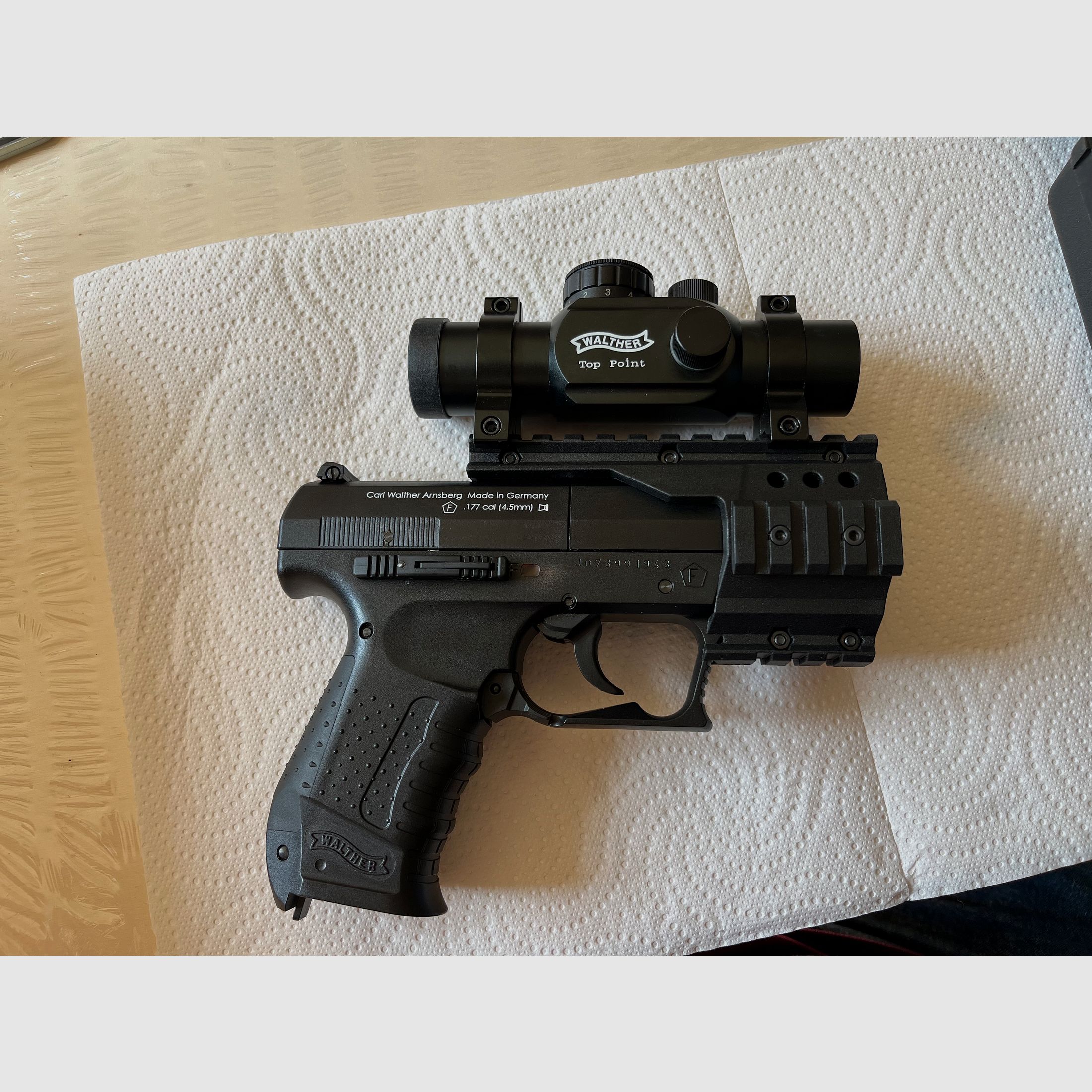 Walther Nighthawk Set, CO2, pistola de aire, incl. óptica (reddot), compensador y maletín,