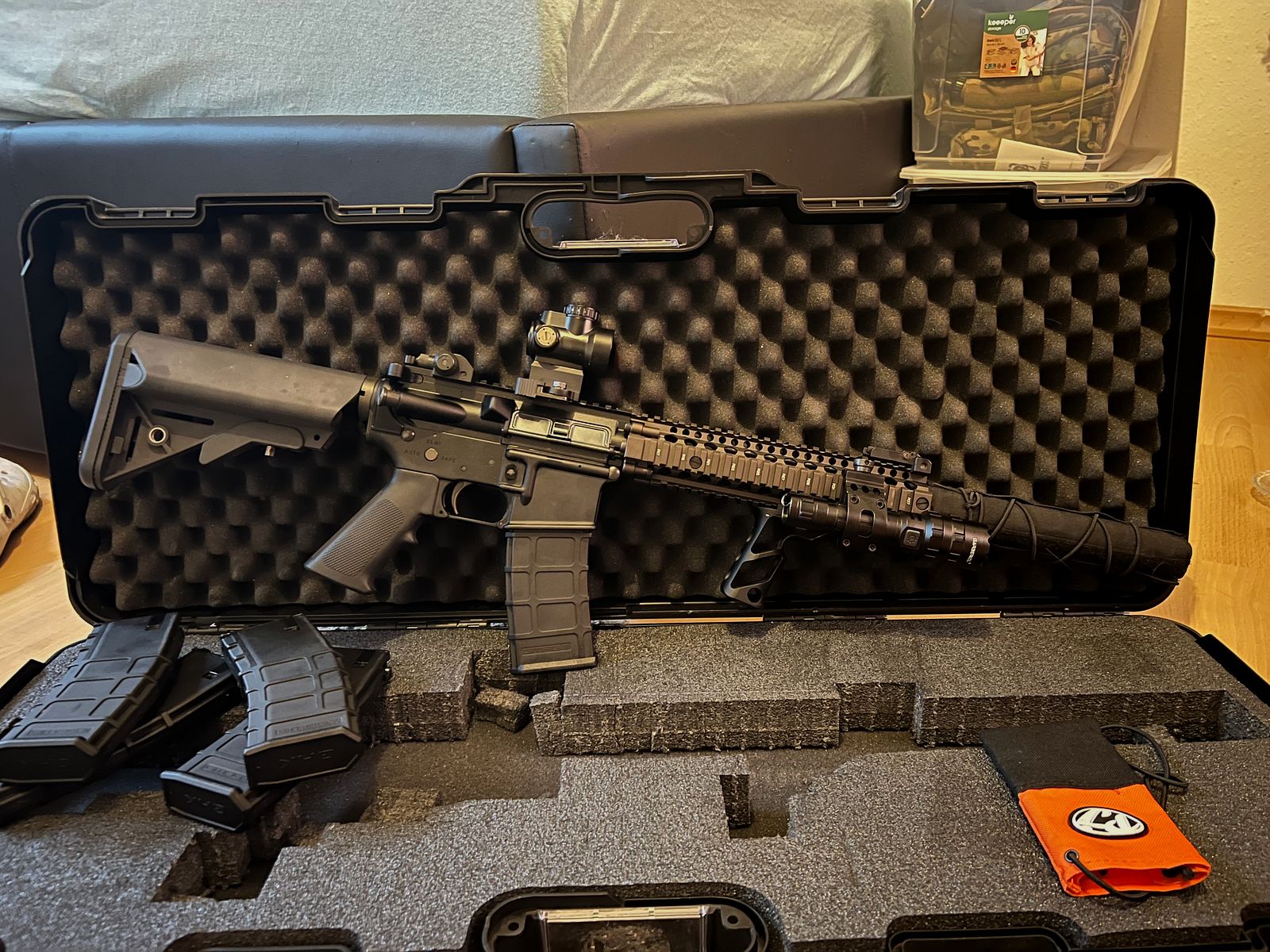 GHK Daniel Defence MK18 Forged Receiver mit 5 Mags und Zubehör