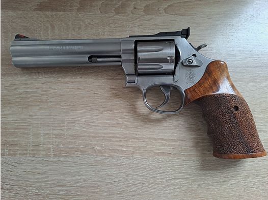 Smith & Wesson 686-6 6"