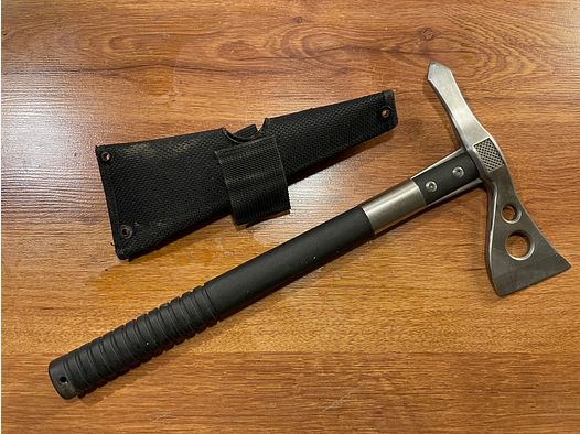 SOG Tactical Tomahawk