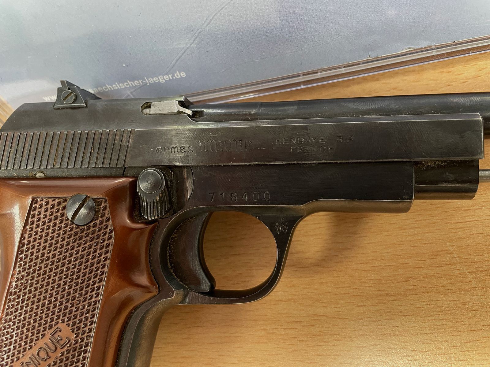 Pistole Unique D.6 Kaliber 22