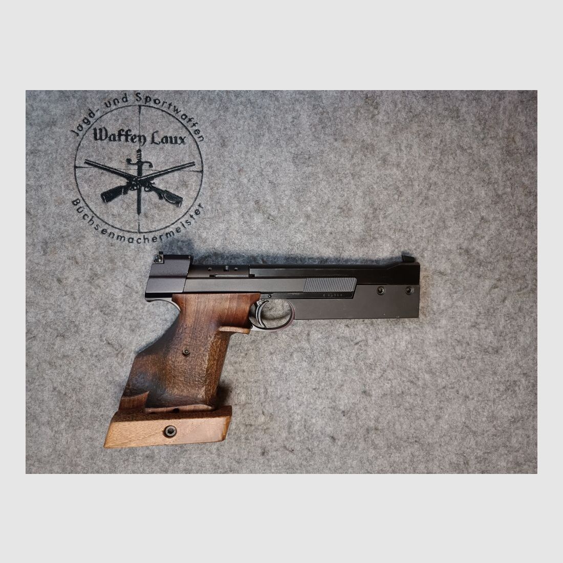 Hämmerli Suiza Mod. 215 Sport con dos pesos de cañón y accesorios