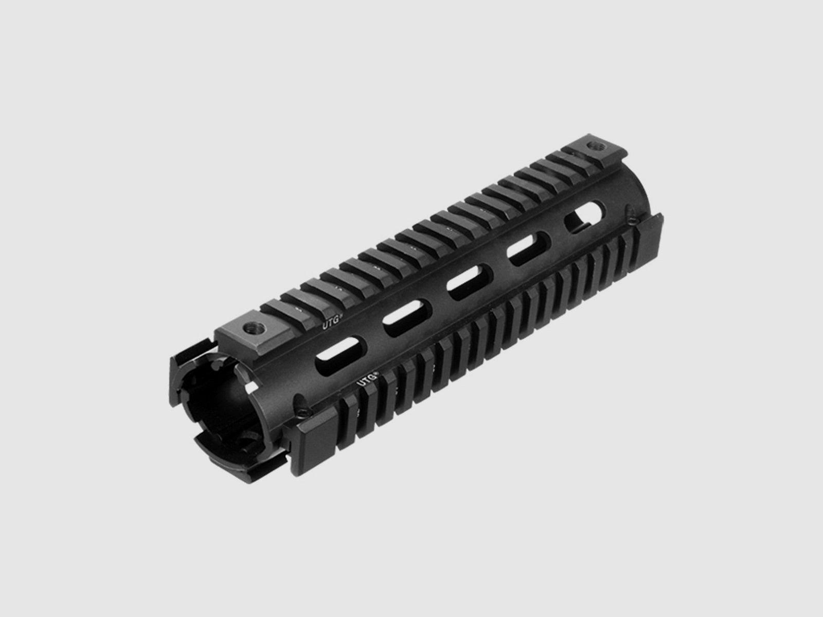 UTG MNT-T416MA Quad-Rail Handguard 8,7" – Mid-Length