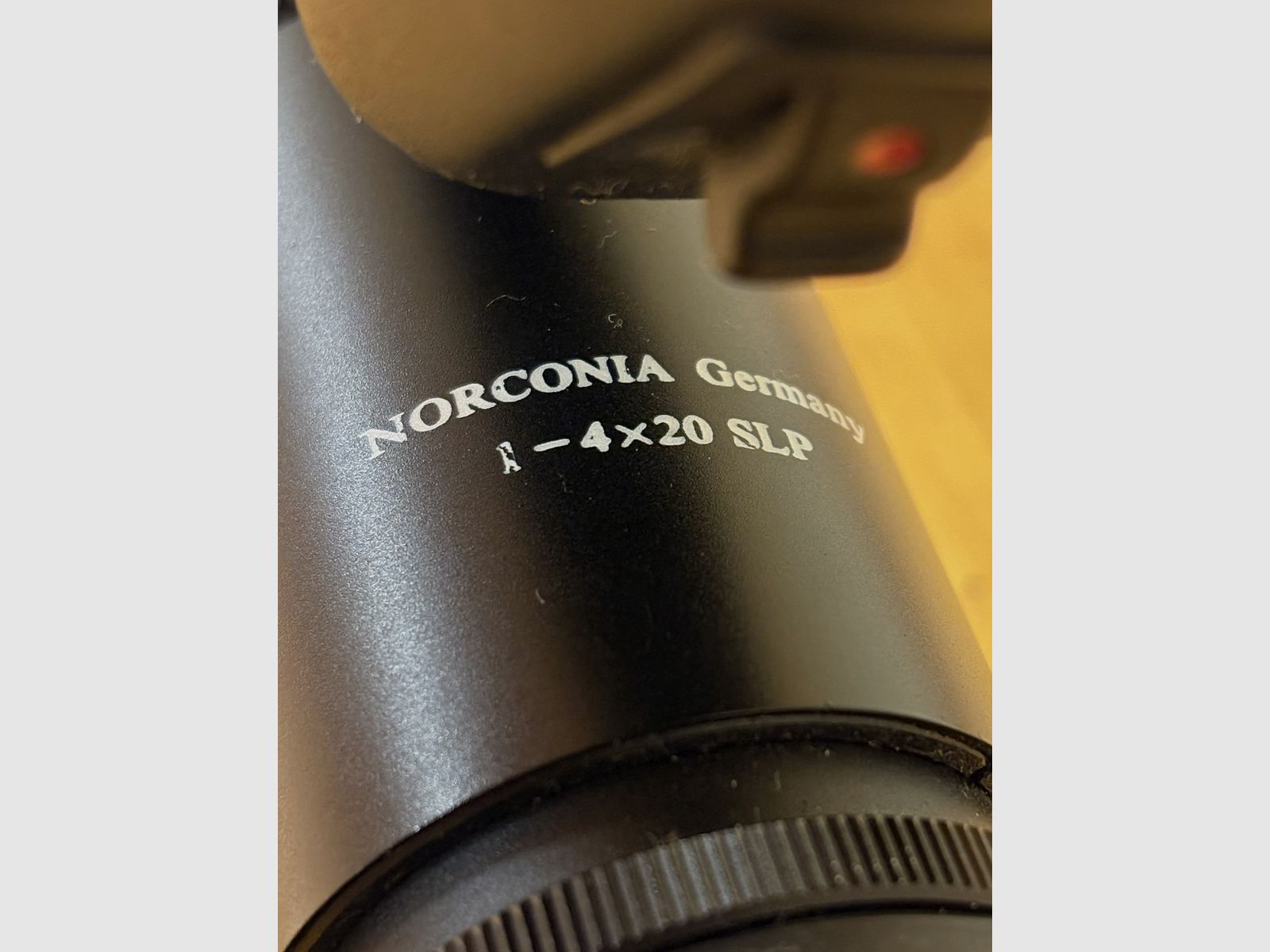 Heckler & Koch Halbautomatische Büchse Modell SL2000  9,3 x 62 mit Drückjagdglas  1-4 x 20 Leuchtabsehen 