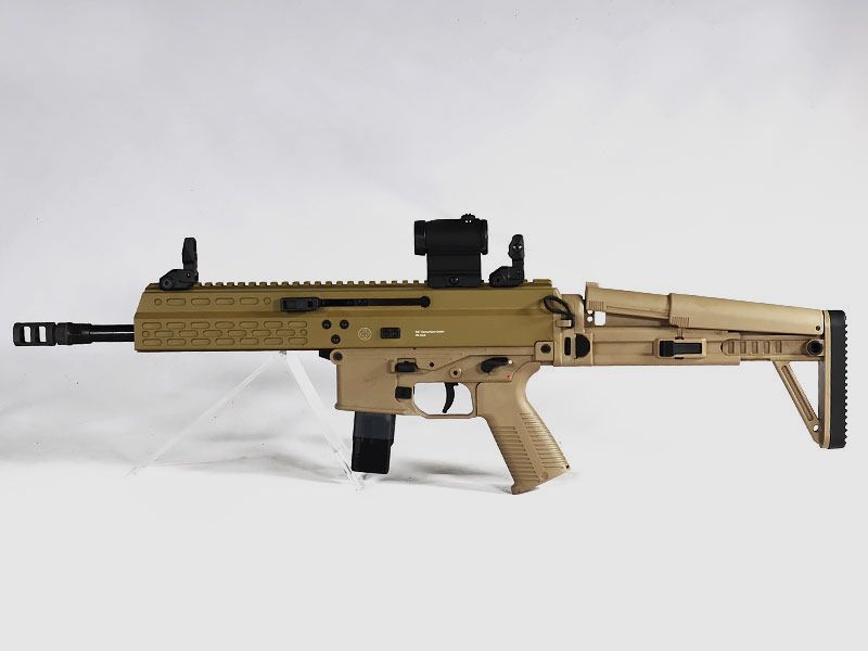 B&T APC9 Sport DE con calcio fisso MBT, Coyote TAN, senza Aimpoint