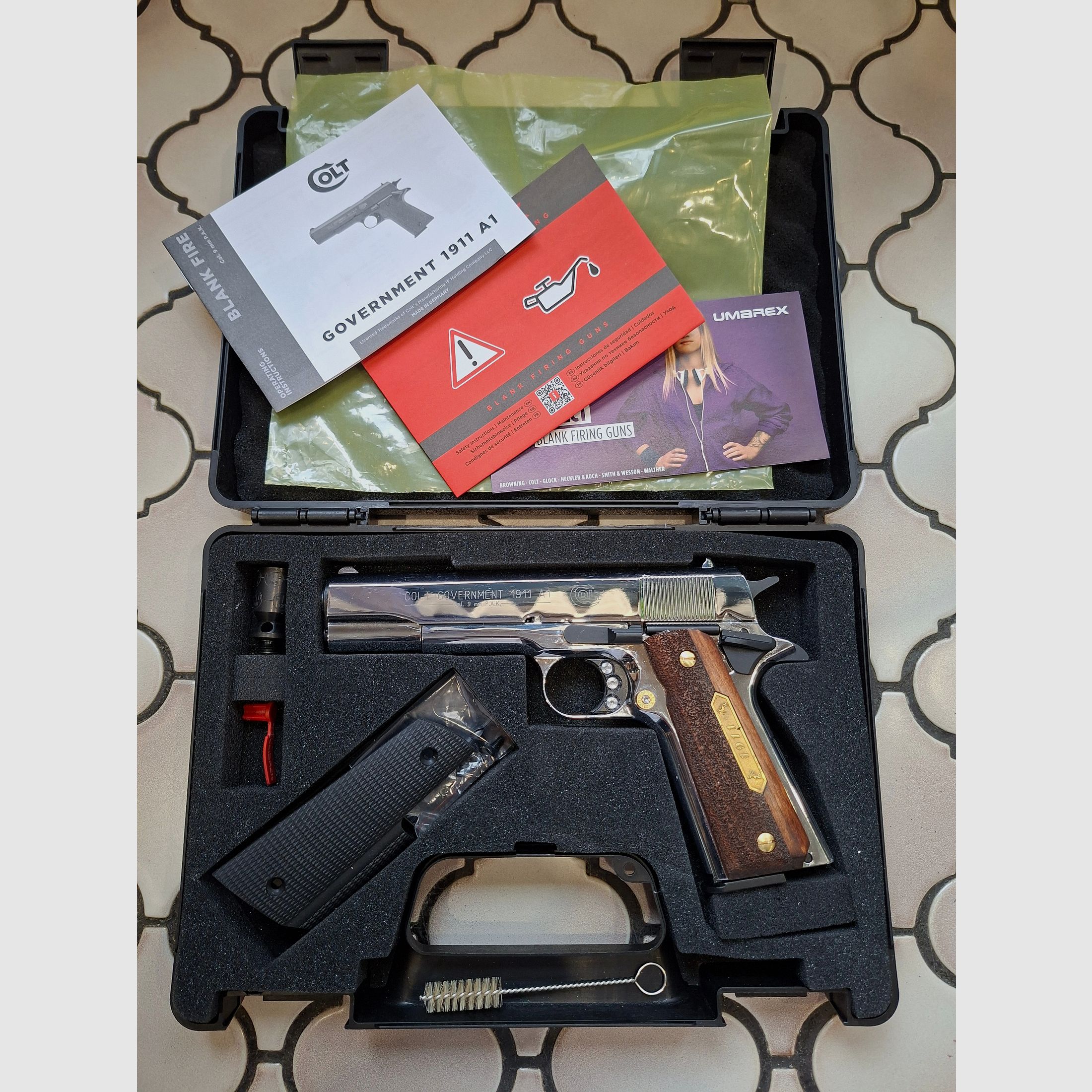 Colt 1911 Chrom, nuevo, sin disparar, guía de resorte larga, pieza de colección.