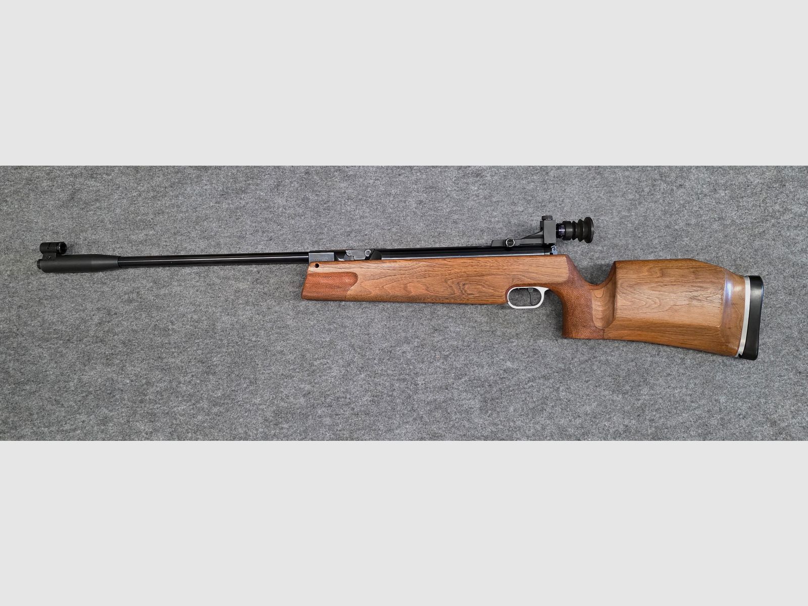 Match Luftgewehr Seitenspanner Walther LGR  sehr selten im tollen Zustand, kaum benutzt.