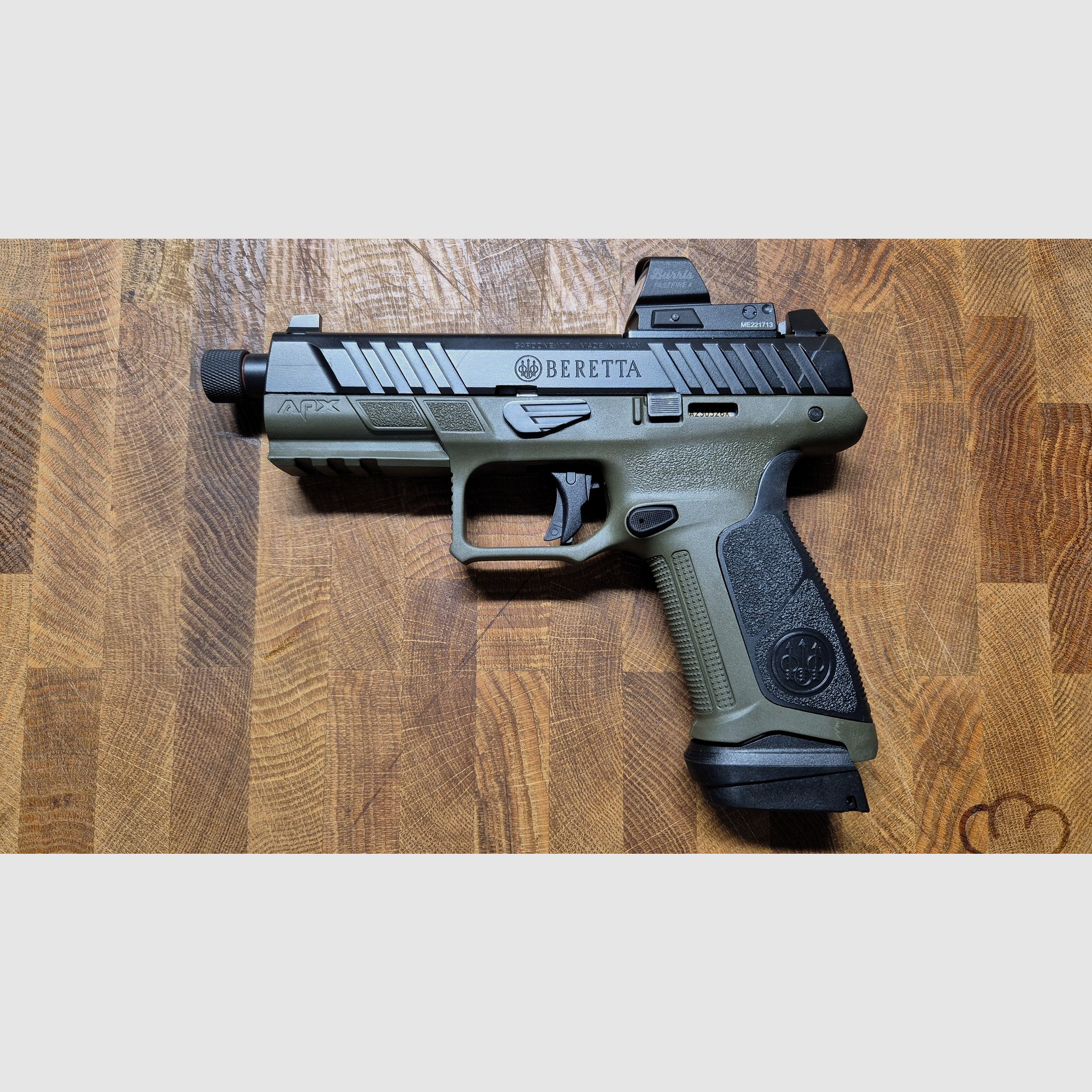 Beretta Pistool APX A1 Tactical 9mm met Red Dot Burris Fast Fire 4