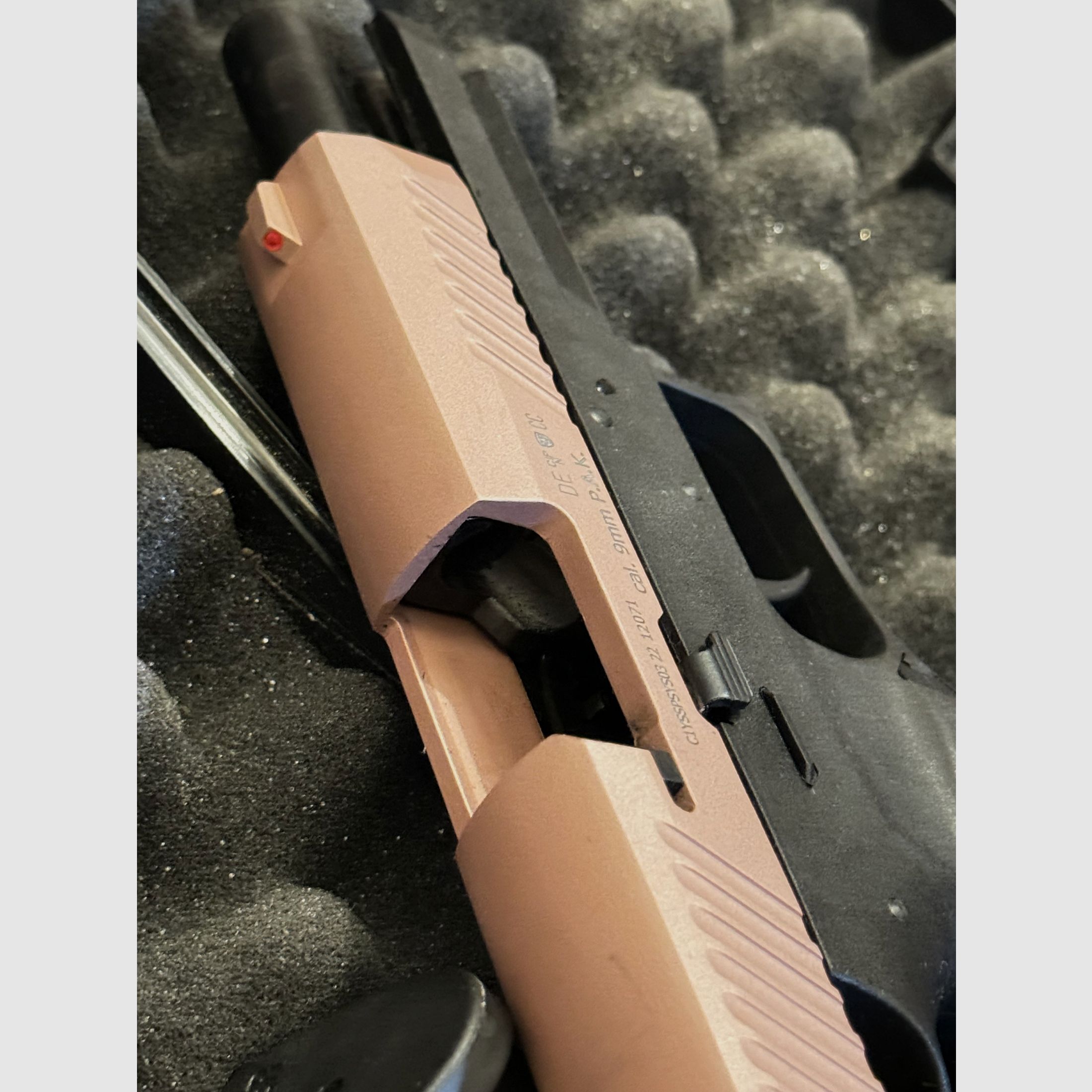 Sig Sauer P320 Rosegold Schreckschusspistole im Kaliber 9 mm P.A.K.