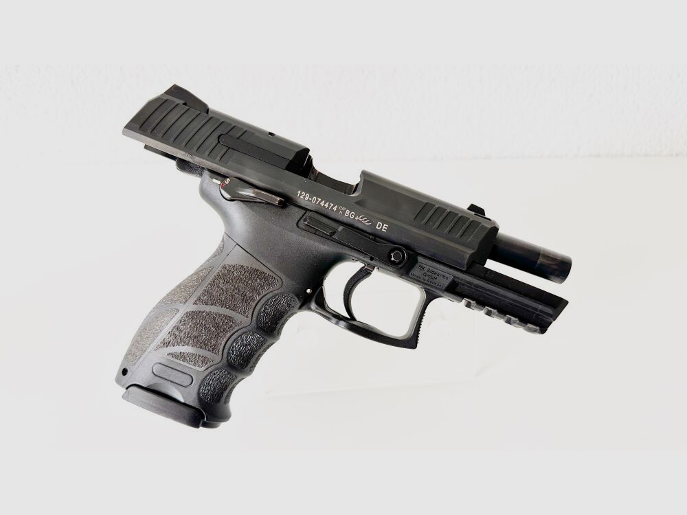 Heckler & Koch P 30 S with holster and original HK case 9mm Luger