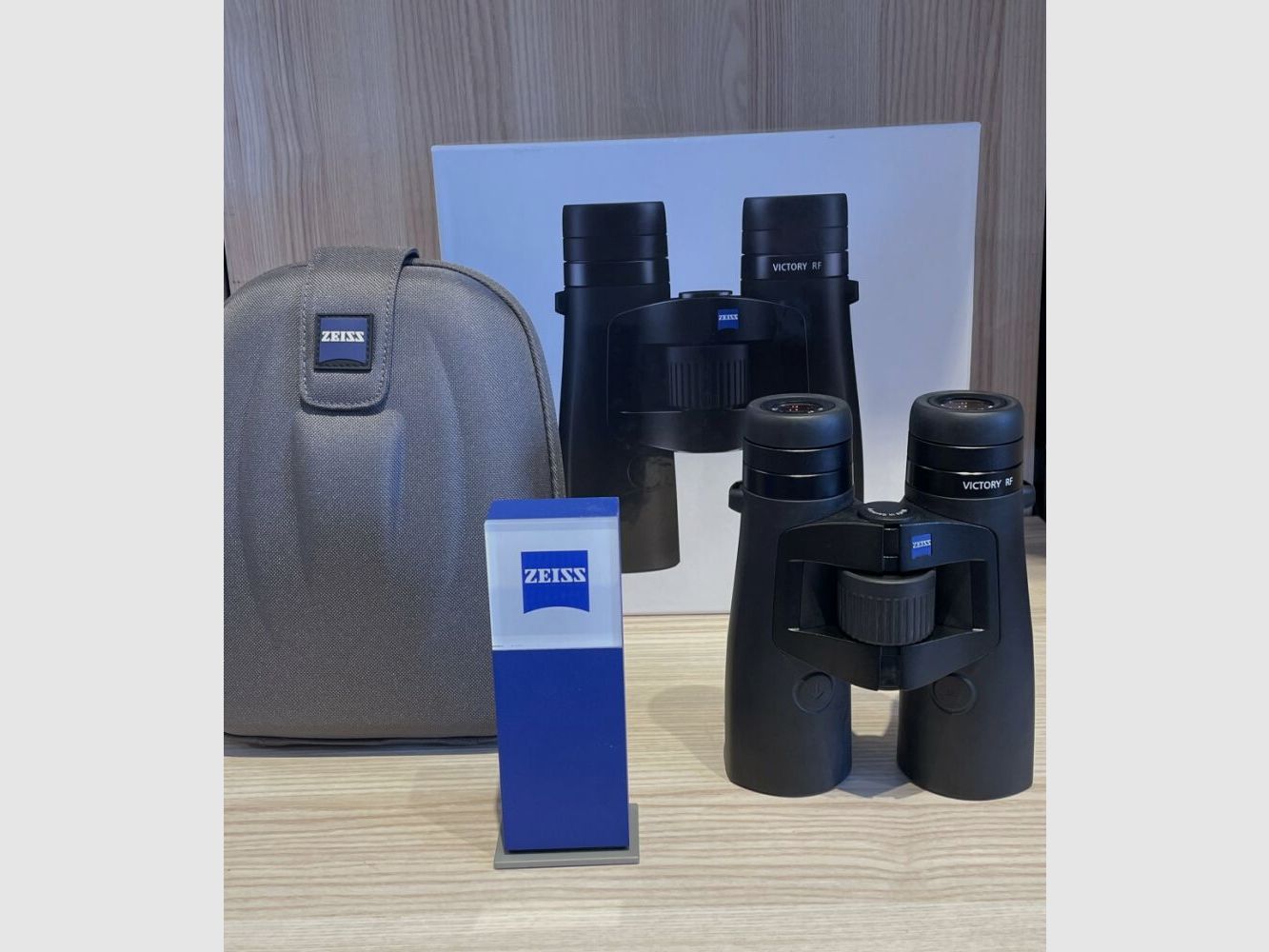 ZEISS VICTORY RF 8x42, Bild 1 von 3