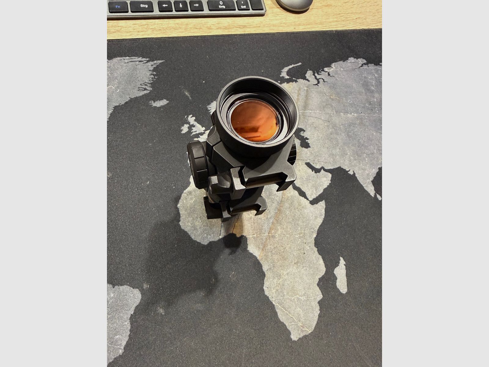 Leupold Freedom RDS con montaje y otro montaje adicional de anillo