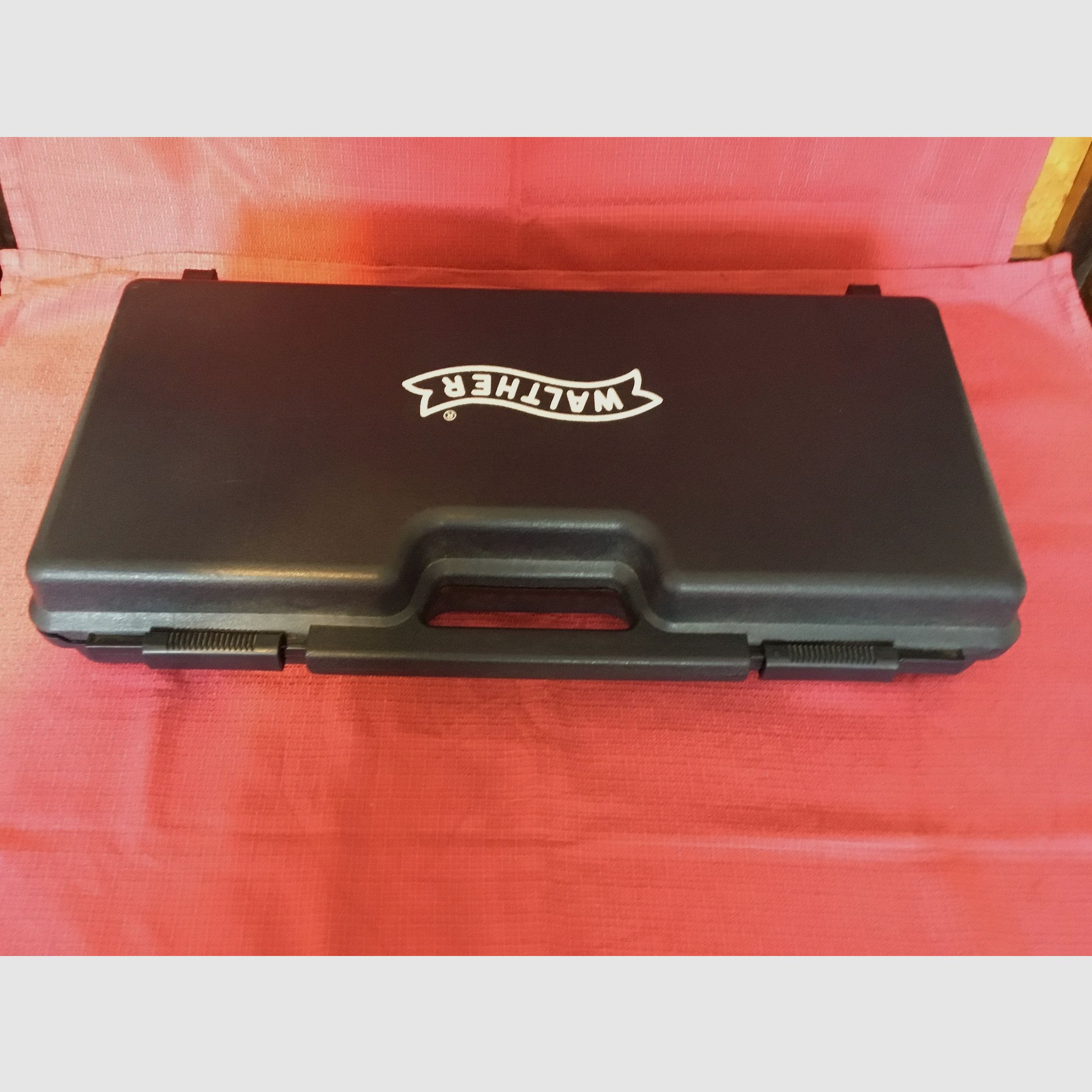 Walther luchtpistool 300 XT – Compleet set met koffer, vuladapter en beschrijving.