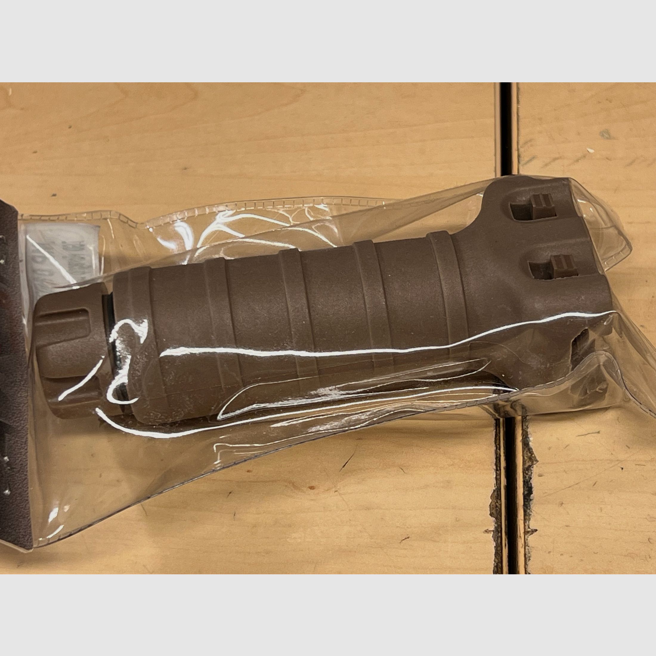 Frontgriff für Airsoft vertikal in Dark Earth lange Version TYP 2