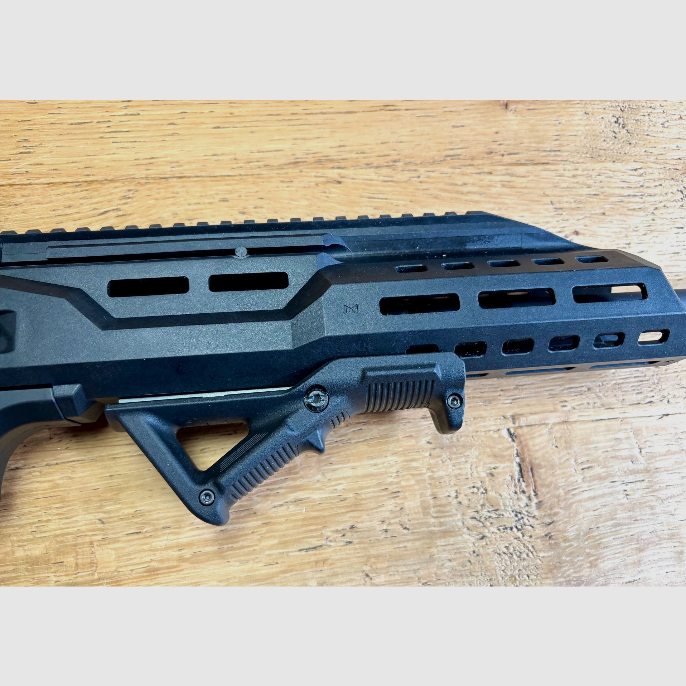 Selbstladebüchse CZ Scorpion Evo 3 S1 Carbine Sportabzug, Schubschaft klappbar,  Kompensator – Kaliber 9 mm Luger inkl. Red Dot u 5fach Magnifier
