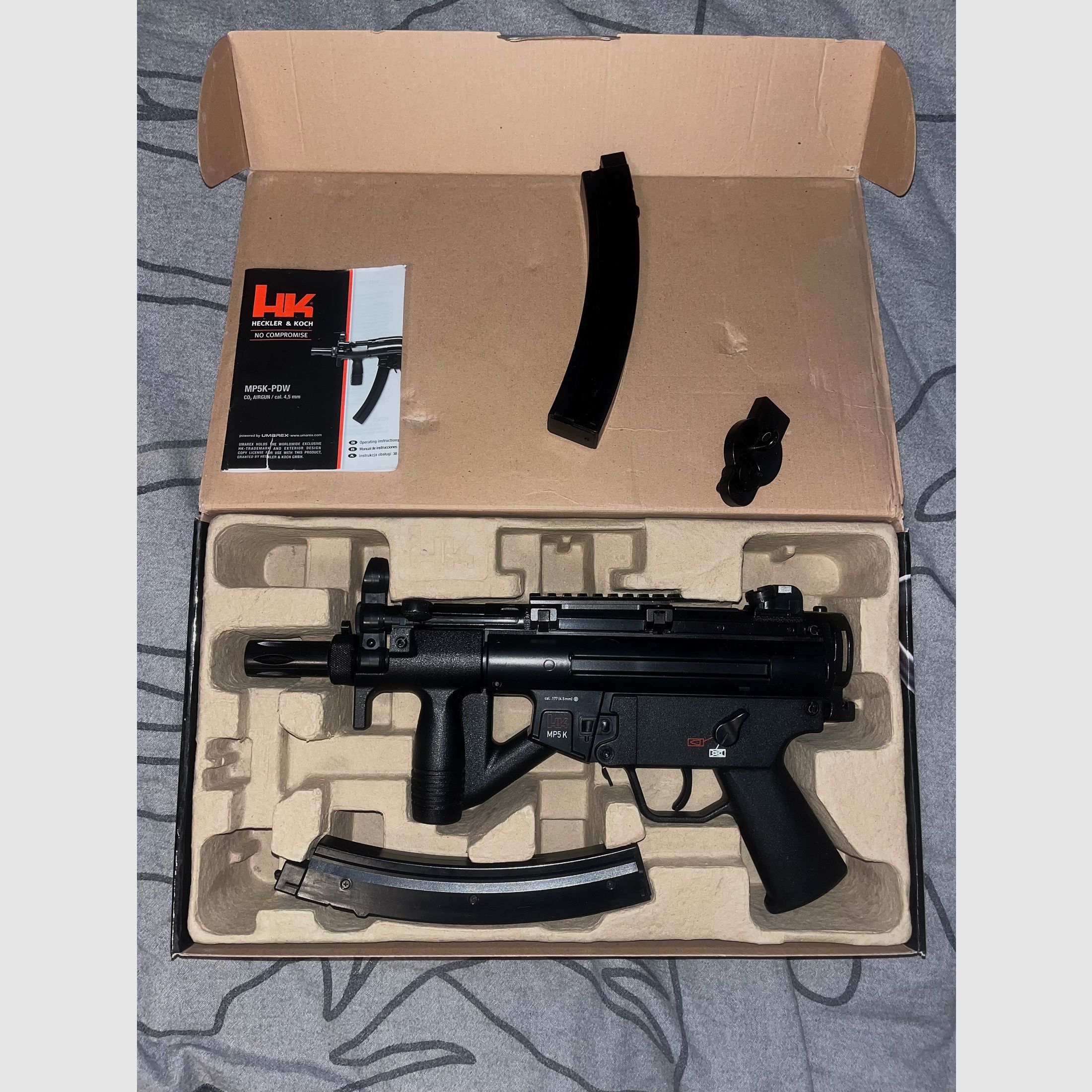 Heckler & Koch MP5 K-PDW CO2 Maschinenpistole 4,5 mm BB Blowback mit Ersatzmagazin 
